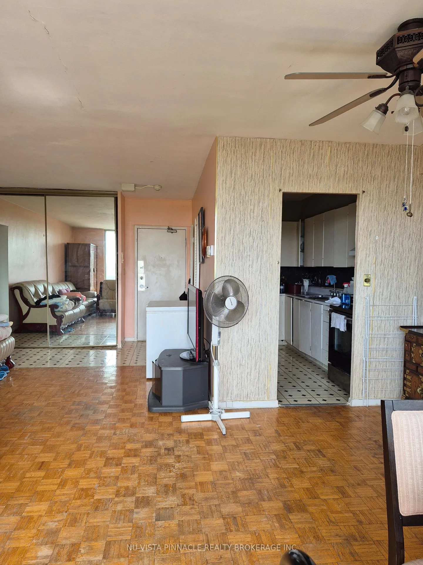 Photo 4 of Unit 612, 1 Massey Square, Toronto, Crescent Town — HOMEH