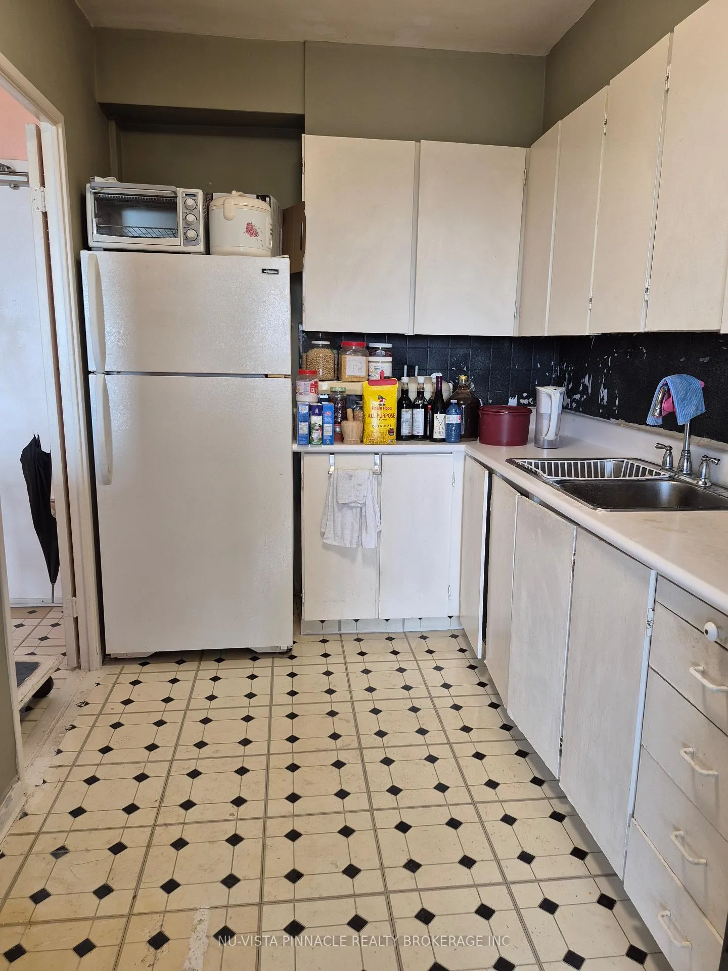 Photo 10 of Unit 612, 1 Massey Square, Toronto, Crescent Town — HOMEH