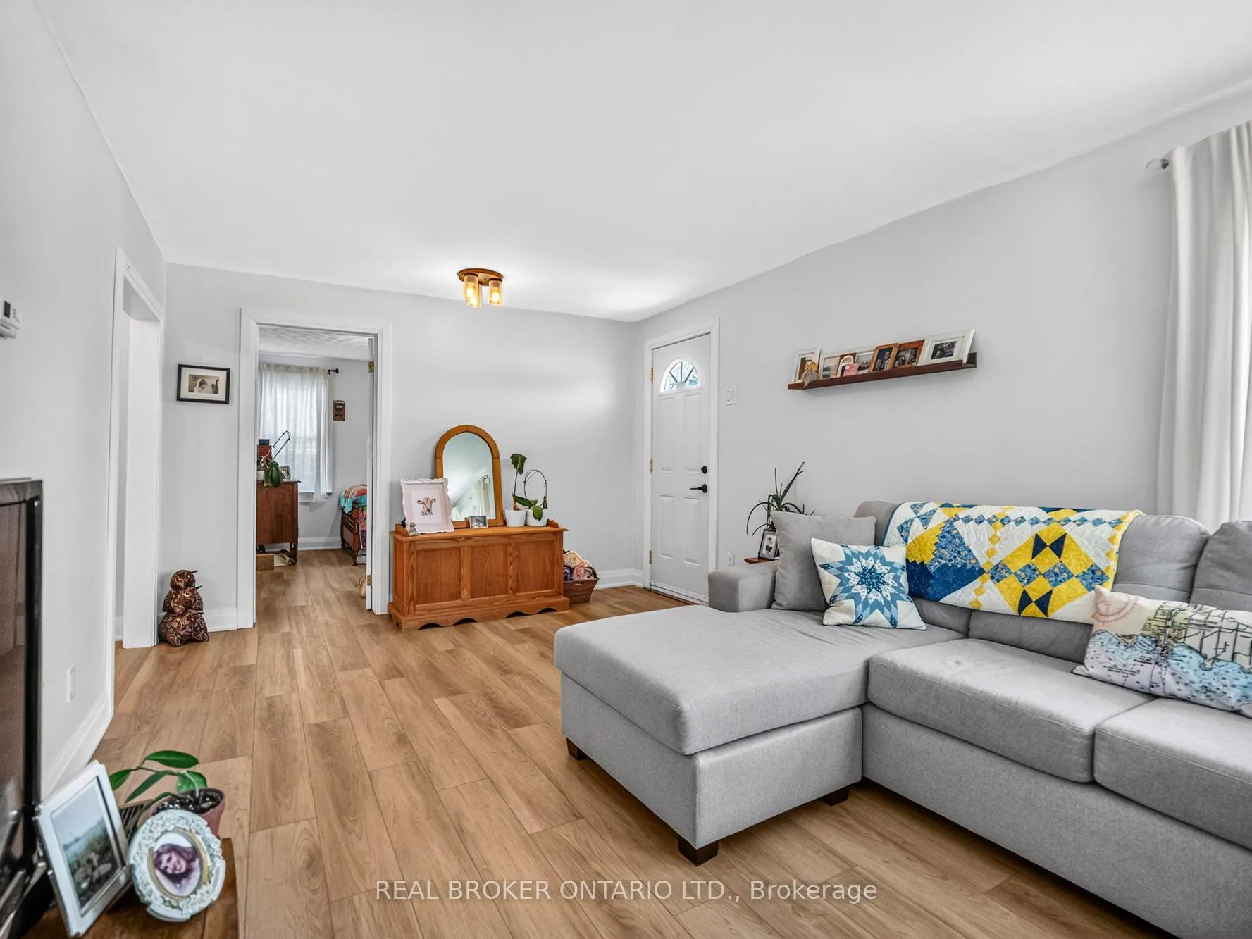 Photo 6 of 31 Beech Street, Port Colborne, Main Street — HOMEH