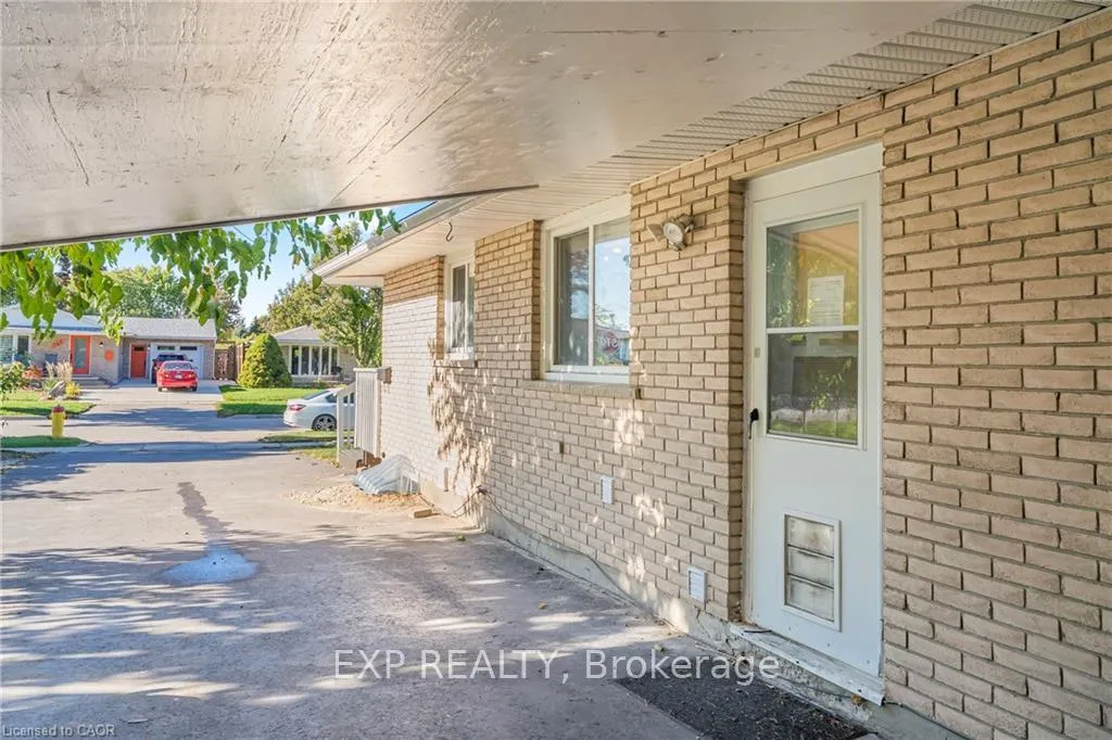 Photo 2 of 146 Appalachian Crescent, Kitchener — HOMEH