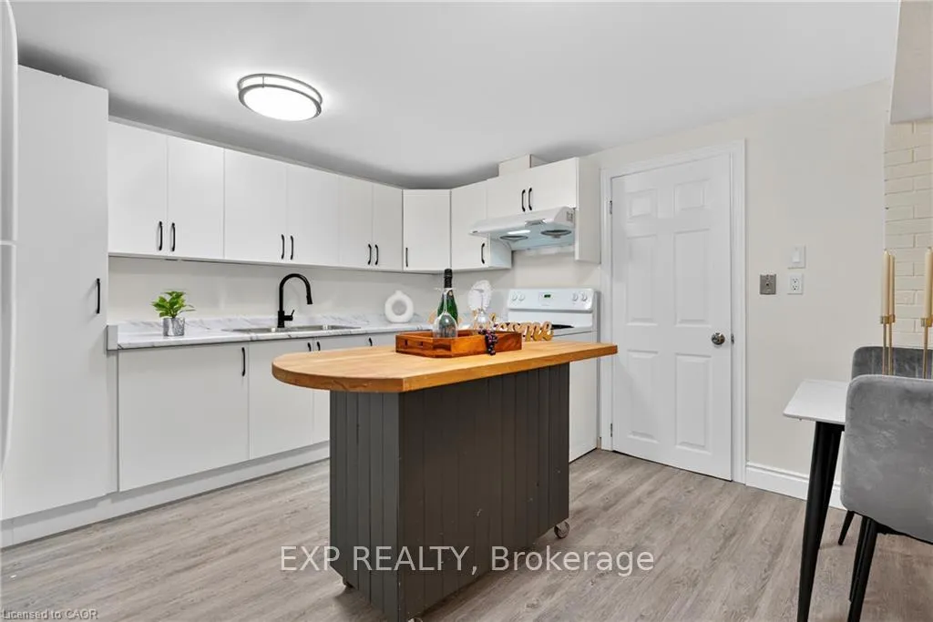 Photo 6 of 146 Appalachian Crescent, Kitchener — HOMEH