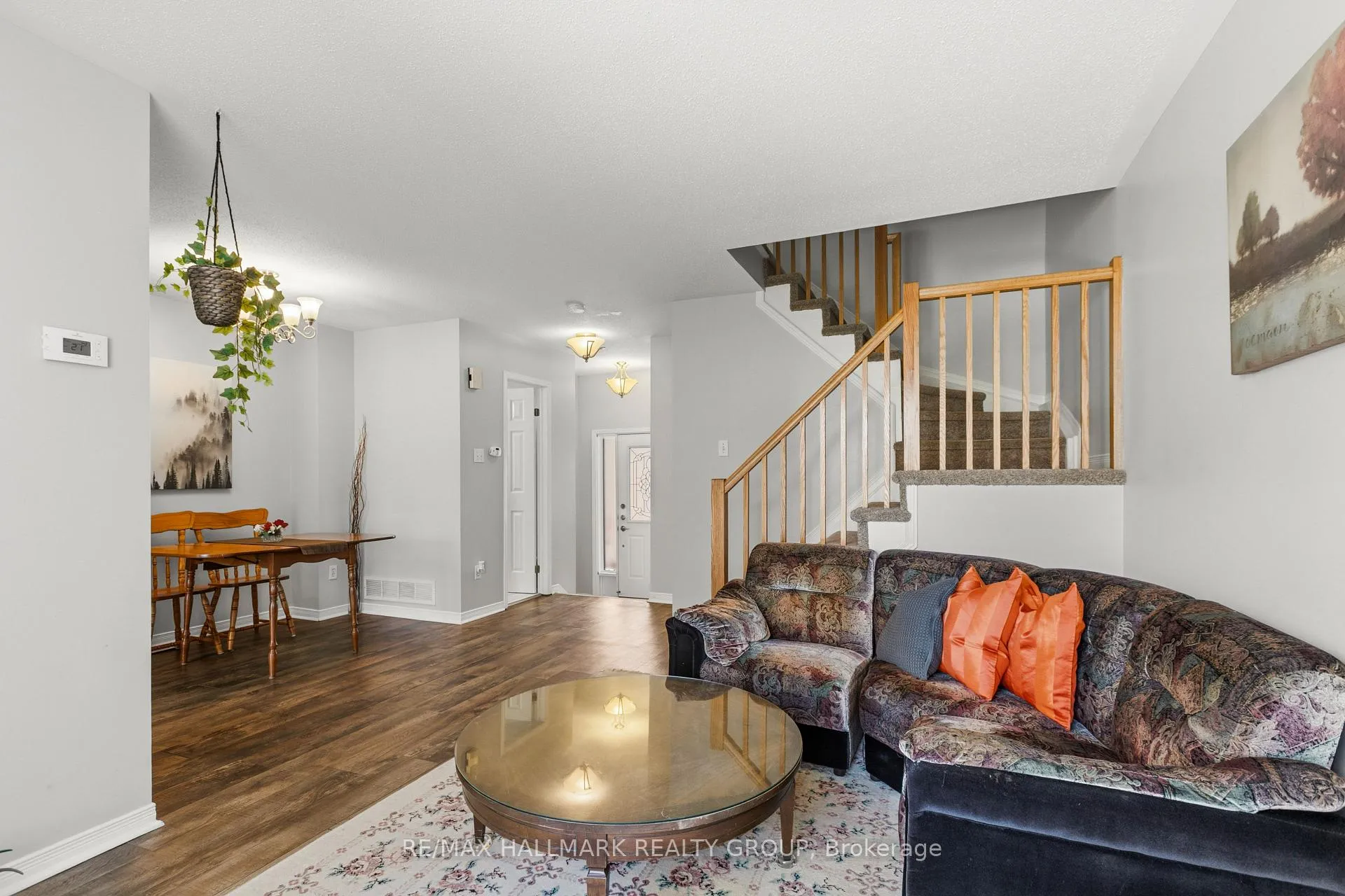 Photo 5 of 290 Stoneway Drive, Ottawa, Barrhaven East — HOMEH