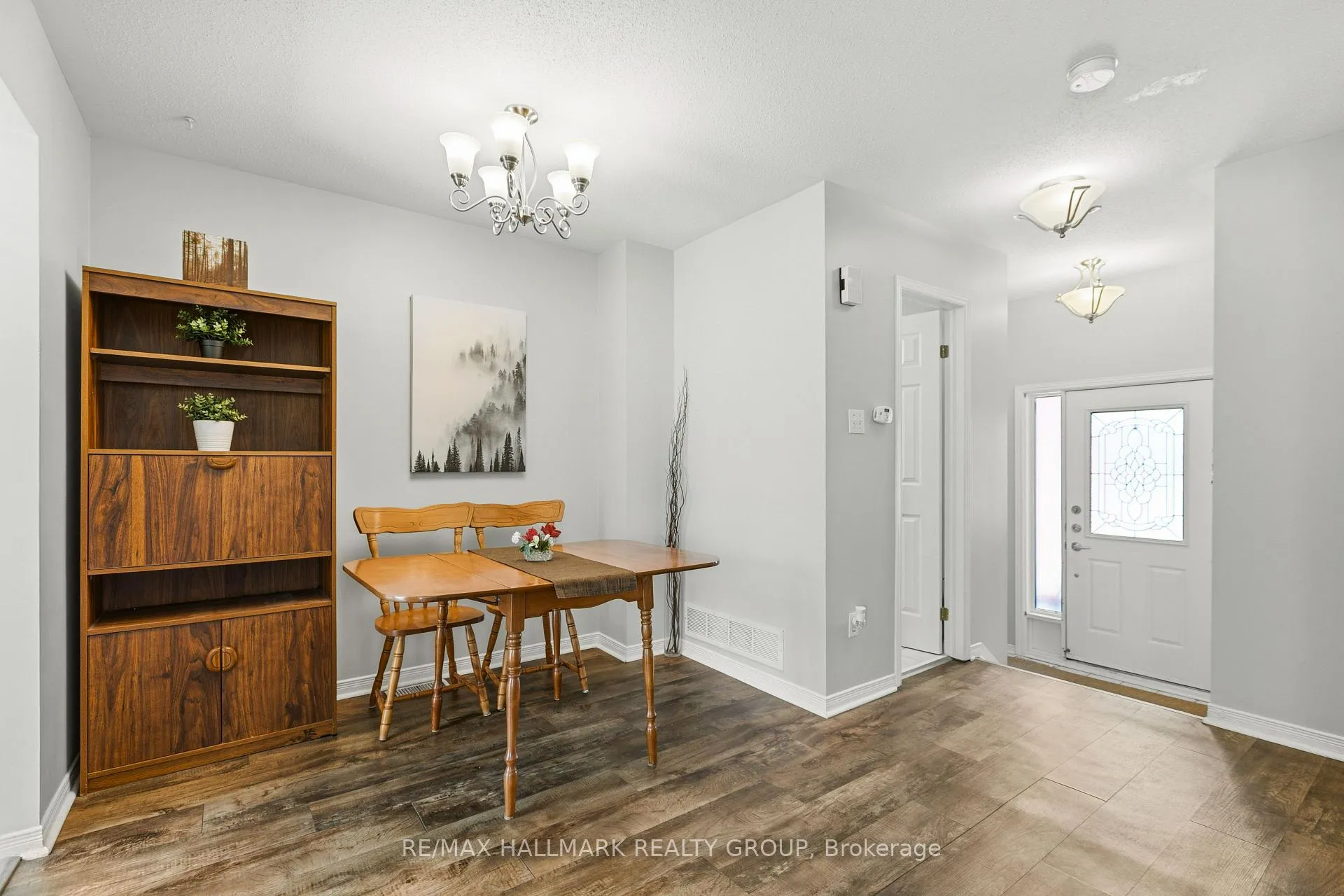 Photo 8 of 290 Stoneway Drive, Ottawa, Barrhaven East — HOMEH