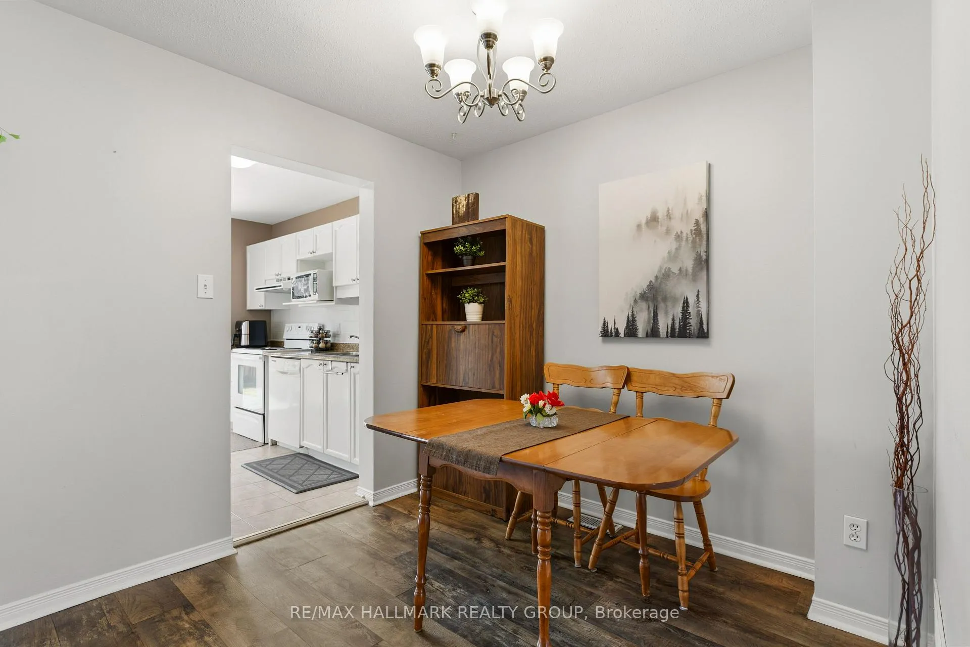 Photo 9 of 290 Stoneway Drive, Ottawa, Barrhaven East — HOMEH