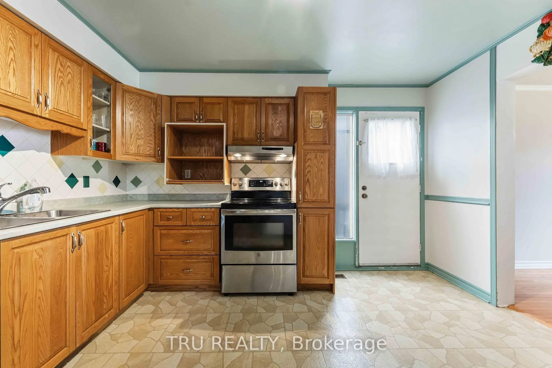 Photo 15 of 359 Burnt Ember Way, Ottawa, Chatelaine Village — HOMEH