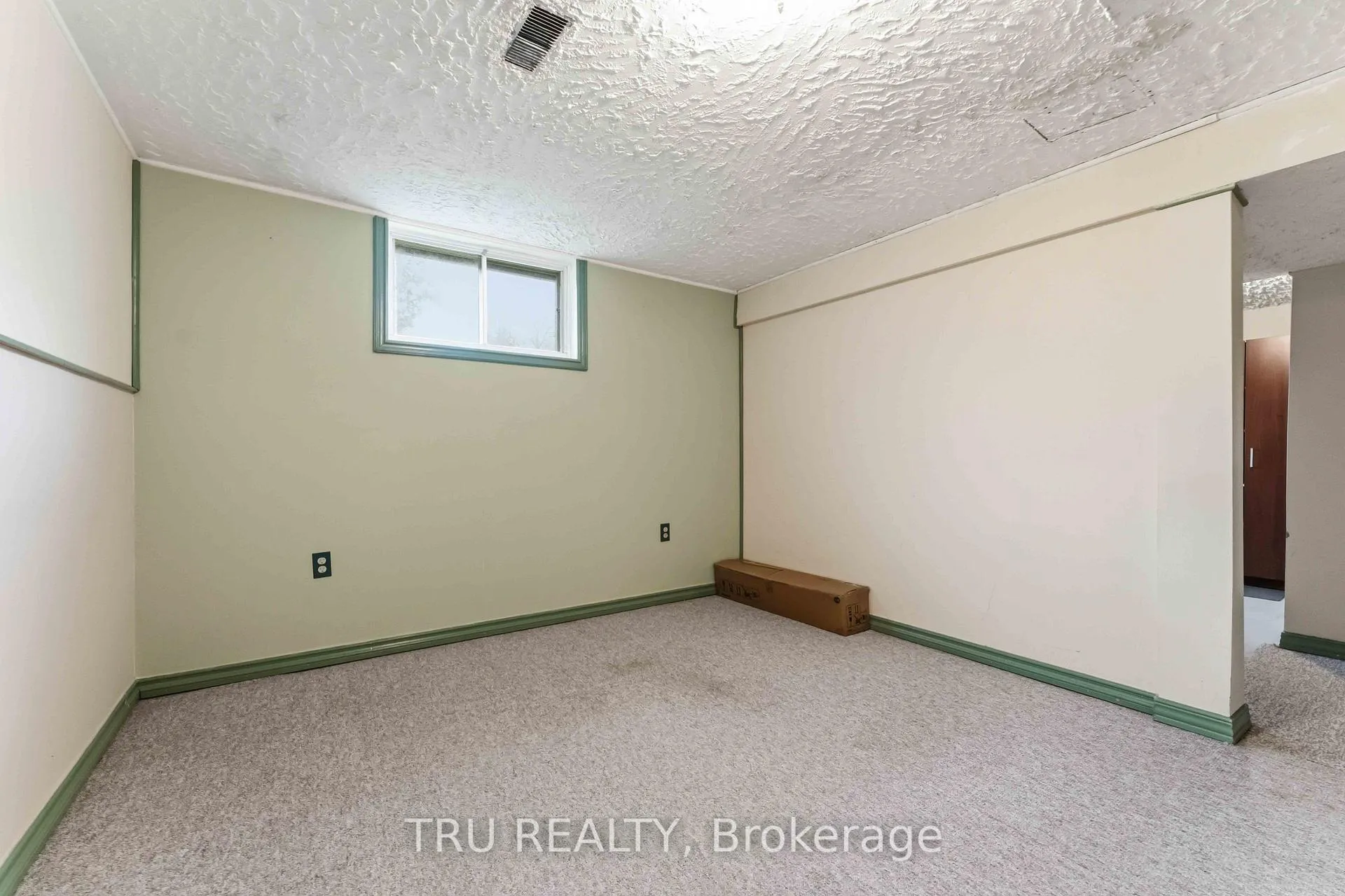 Photo 34 of 359 Burnt Ember Way, Ottawa, Chatelaine Village — HOMEH