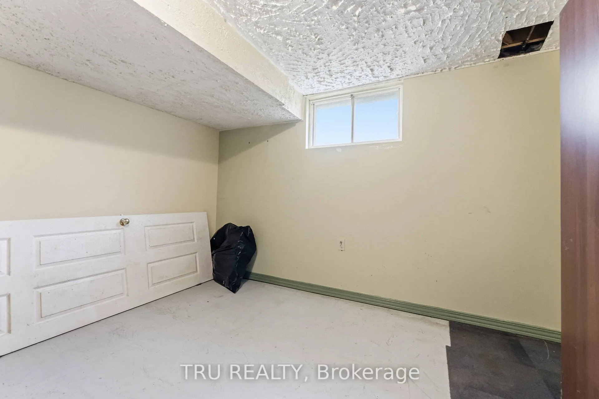 Photo 39 of 359 Burnt Ember Way, Ottawa, Chatelaine Village — HOMEH