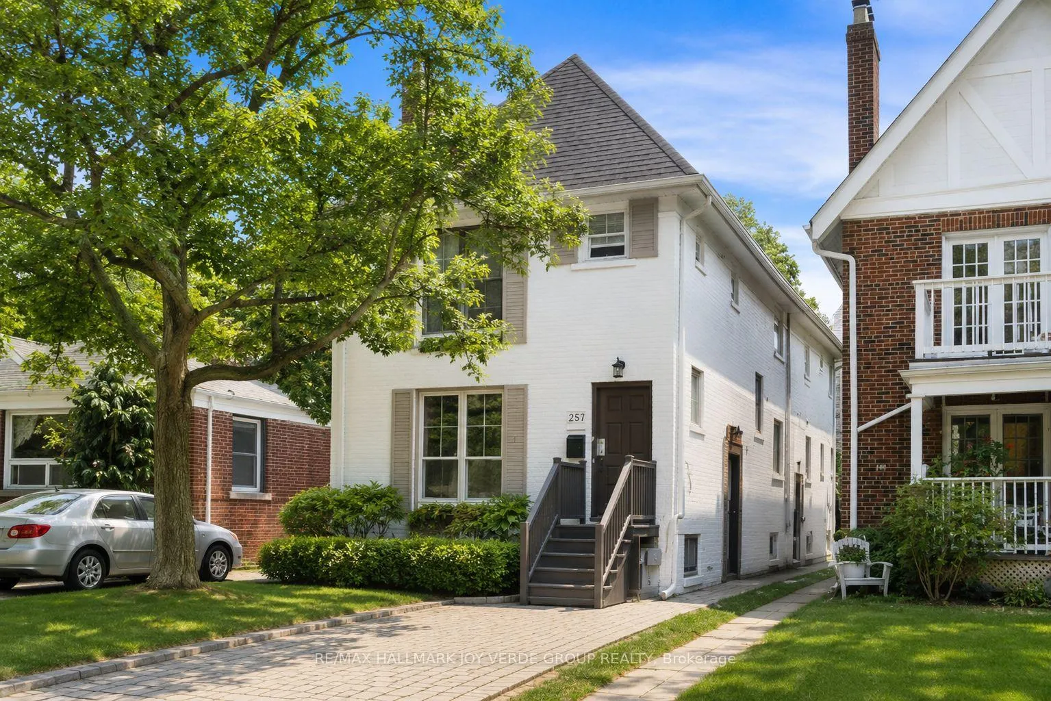 Photo 1 of 287 St Clair Avenue E, Toronto, Rosedale-Moore Park — HOMEH