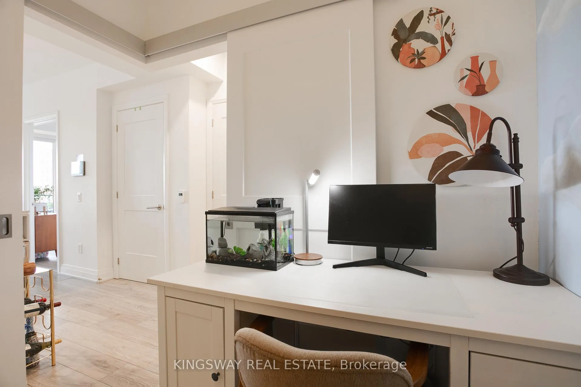 Photo 5 of 21 Park Street, Mississauga, Port Credit — HOMEH