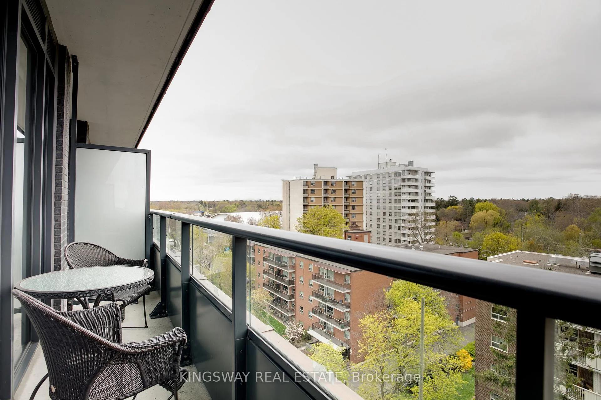 Photo 17 of 21 Park Street, Mississauga, Port Credit — HOMEH
