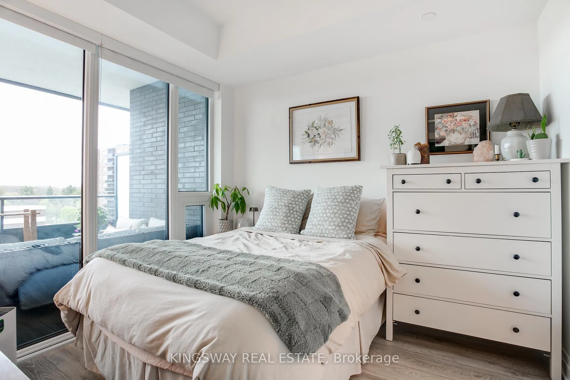 Photo 18 of 21 Park Street, Mississauga, Port Credit — HOMEH