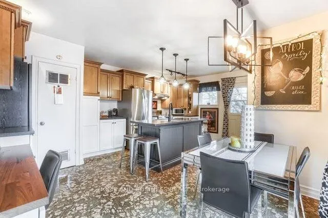 Photo 9 of 8 Sora Drive, Mississauga, Streetsville — HOMEH