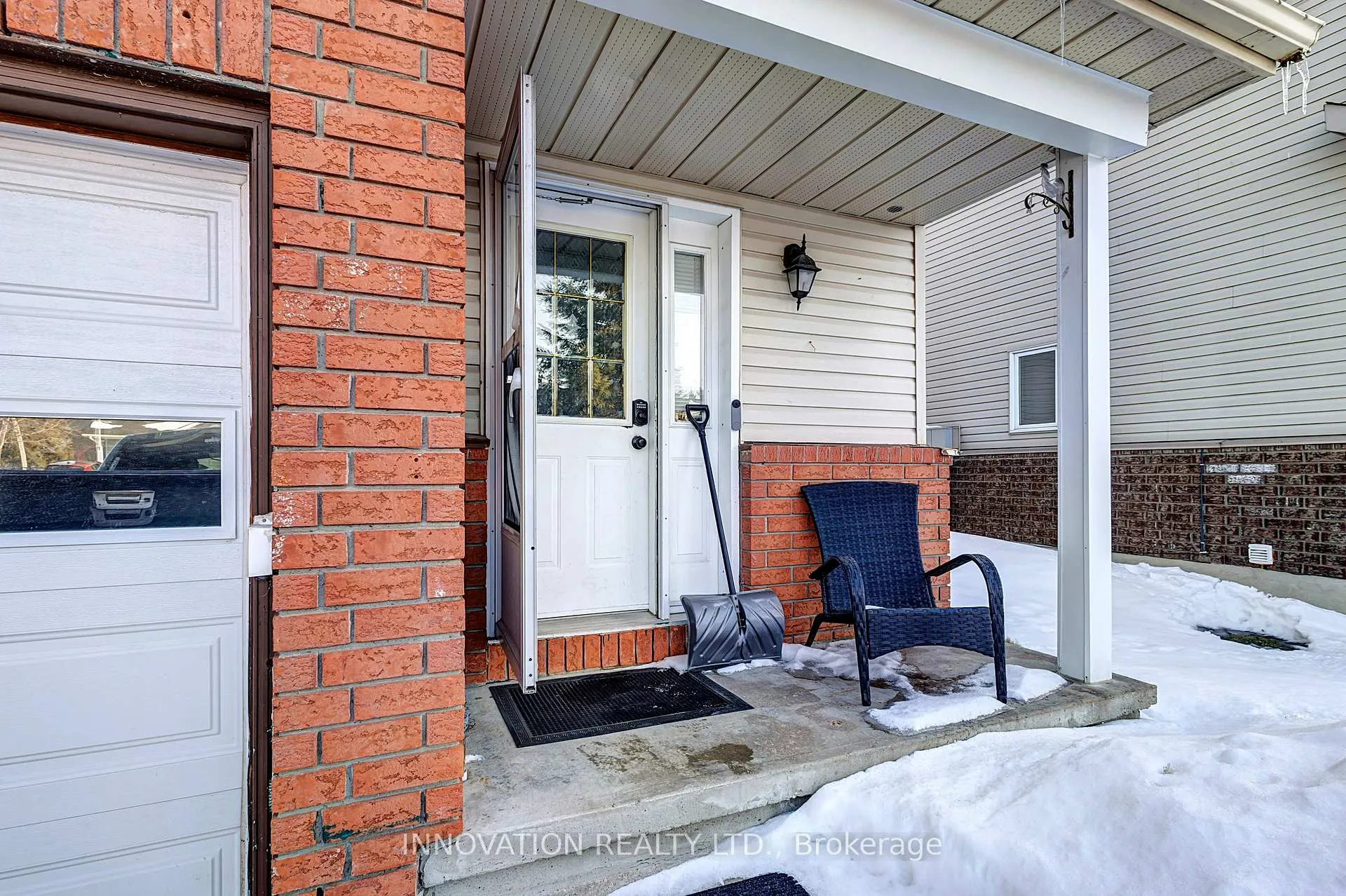 Photo 2 of 330 Fairbrooke Court, Arnprior — HOMEH