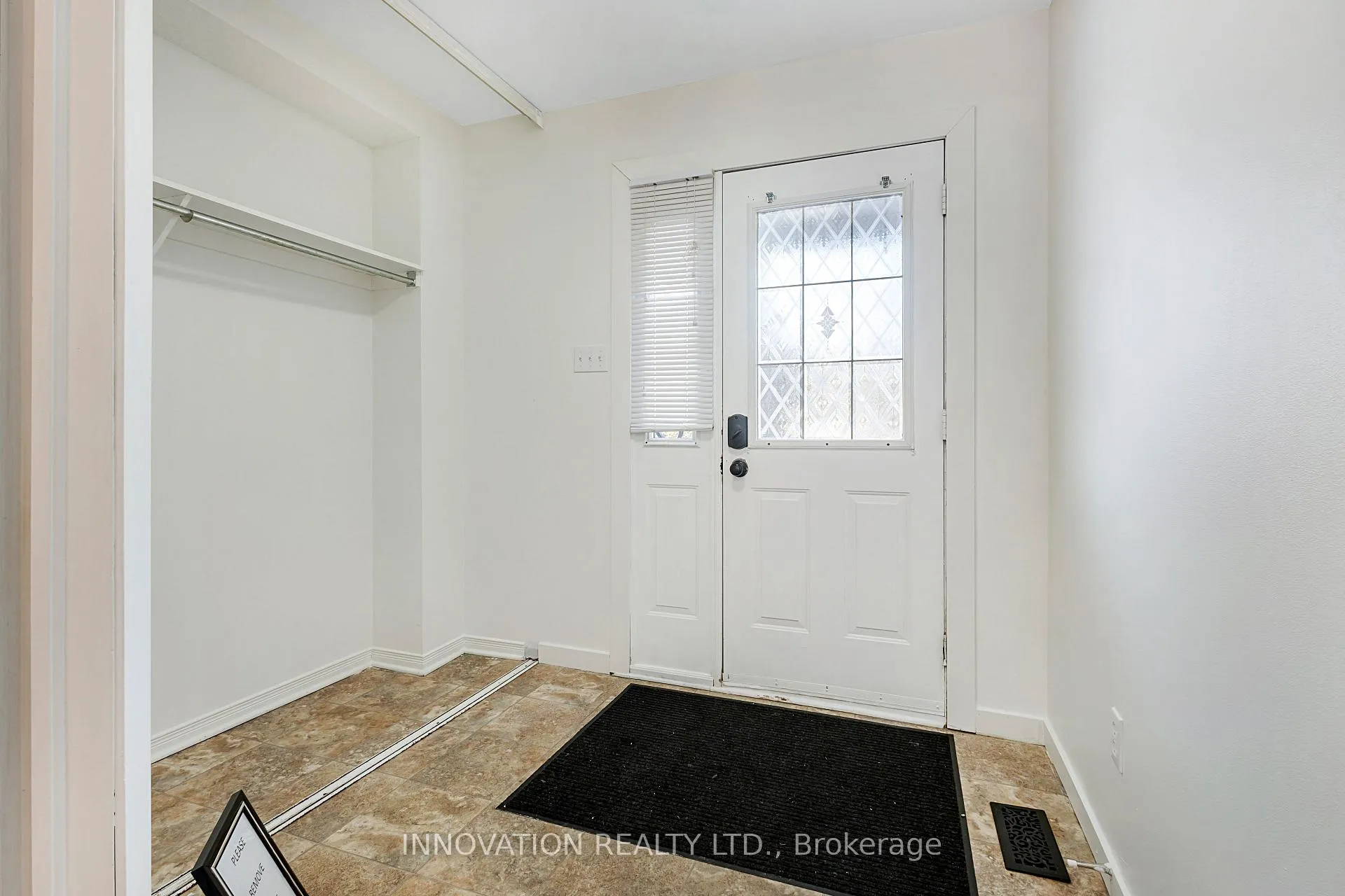 Photo 4 of 330 Fairbrooke Court, Arnprior — HOMEH