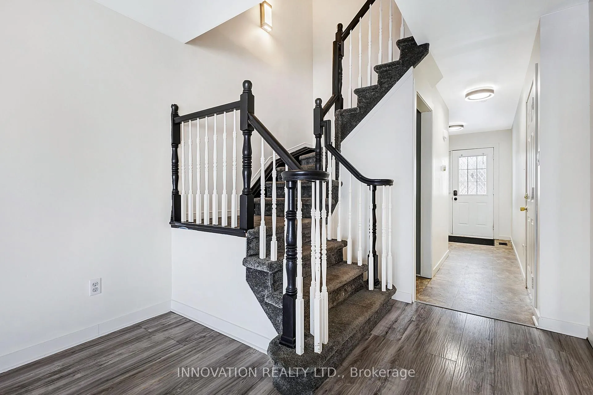 Photo 9 of 330 Fairbrooke Court, Arnprior — HOMEH
