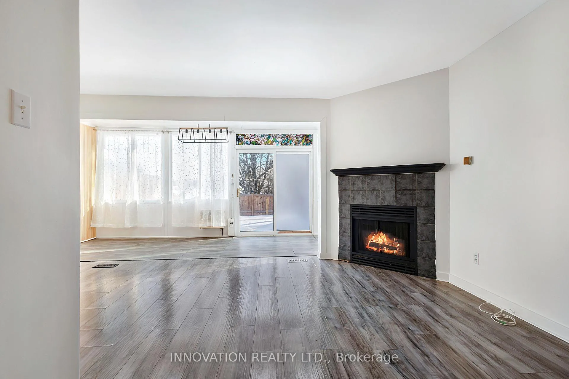 Photo 10 of 330 Fairbrooke Court, Arnprior — HOMEH