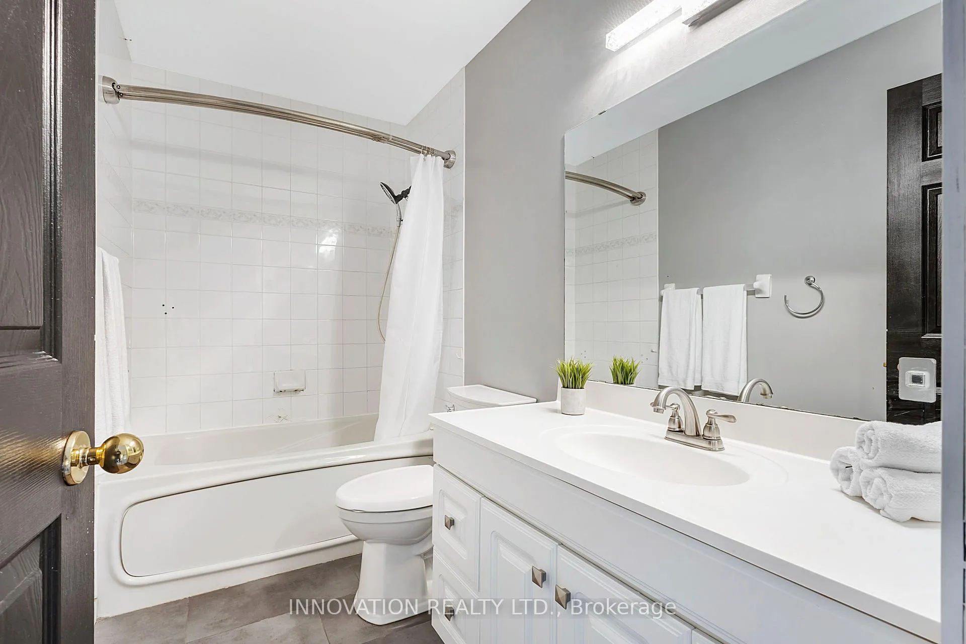 Photo 16 of 330 Fairbrooke Court, Arnprior — HOMEH