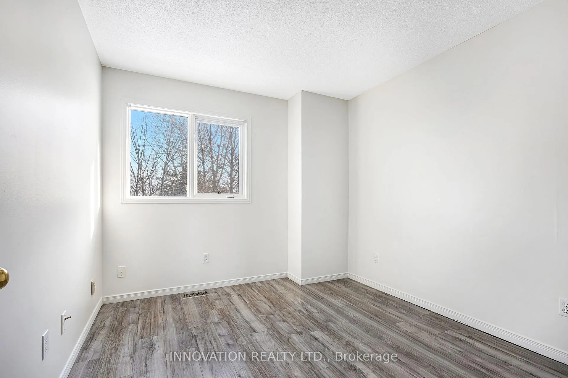 Photo 19 of 330 Fairbrooke Court, Arnprior — HOMEH
