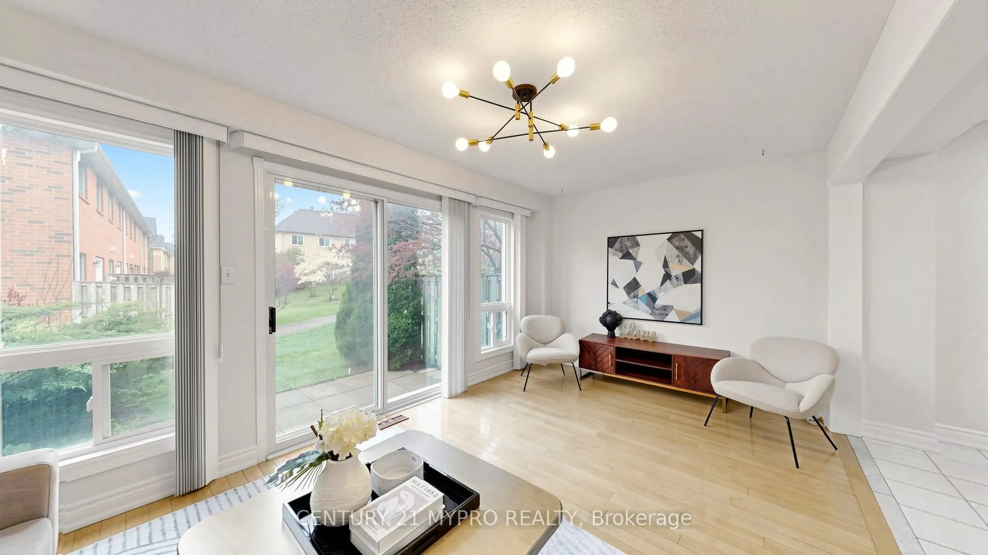 Photo 5 of Unit 77, 455 Apache Court, Mississauga, Hurontario — HOMEH
