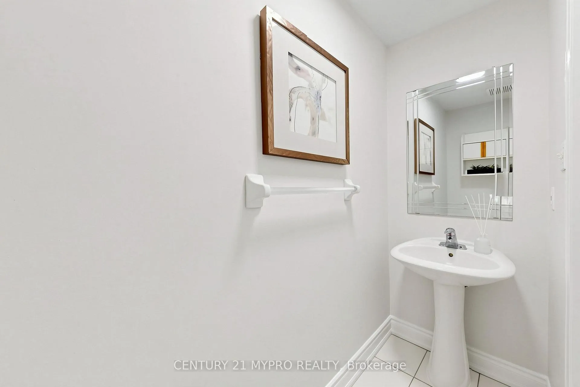 Photo 10 of Unit 77, 455 Apache Court, Mississauga, Hurontario — HOMEH