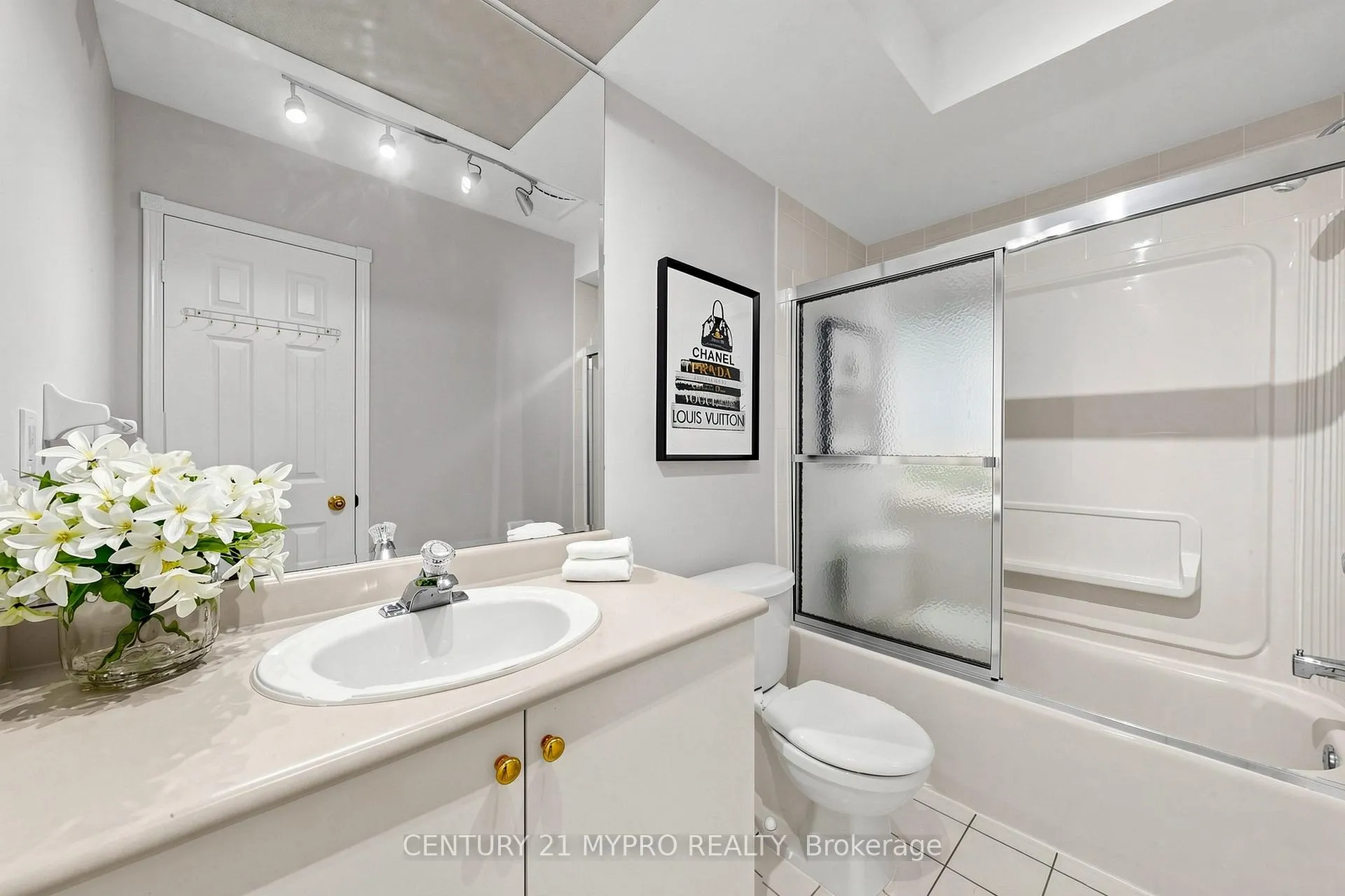 Photo 18 of Unit 77, 455 Apache Court, Mississauga, Hurontario — HOMEH