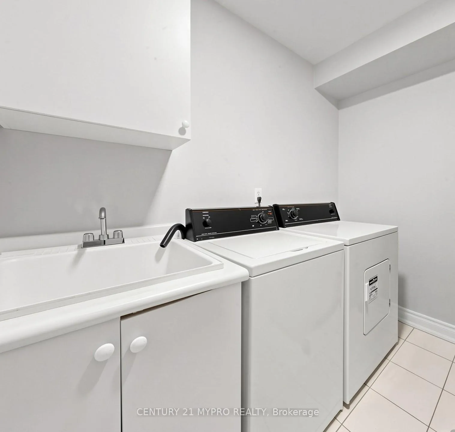Photo 19 of Unit 77, 455 Apache Court, Mississauga, Hurontario — HOMEH