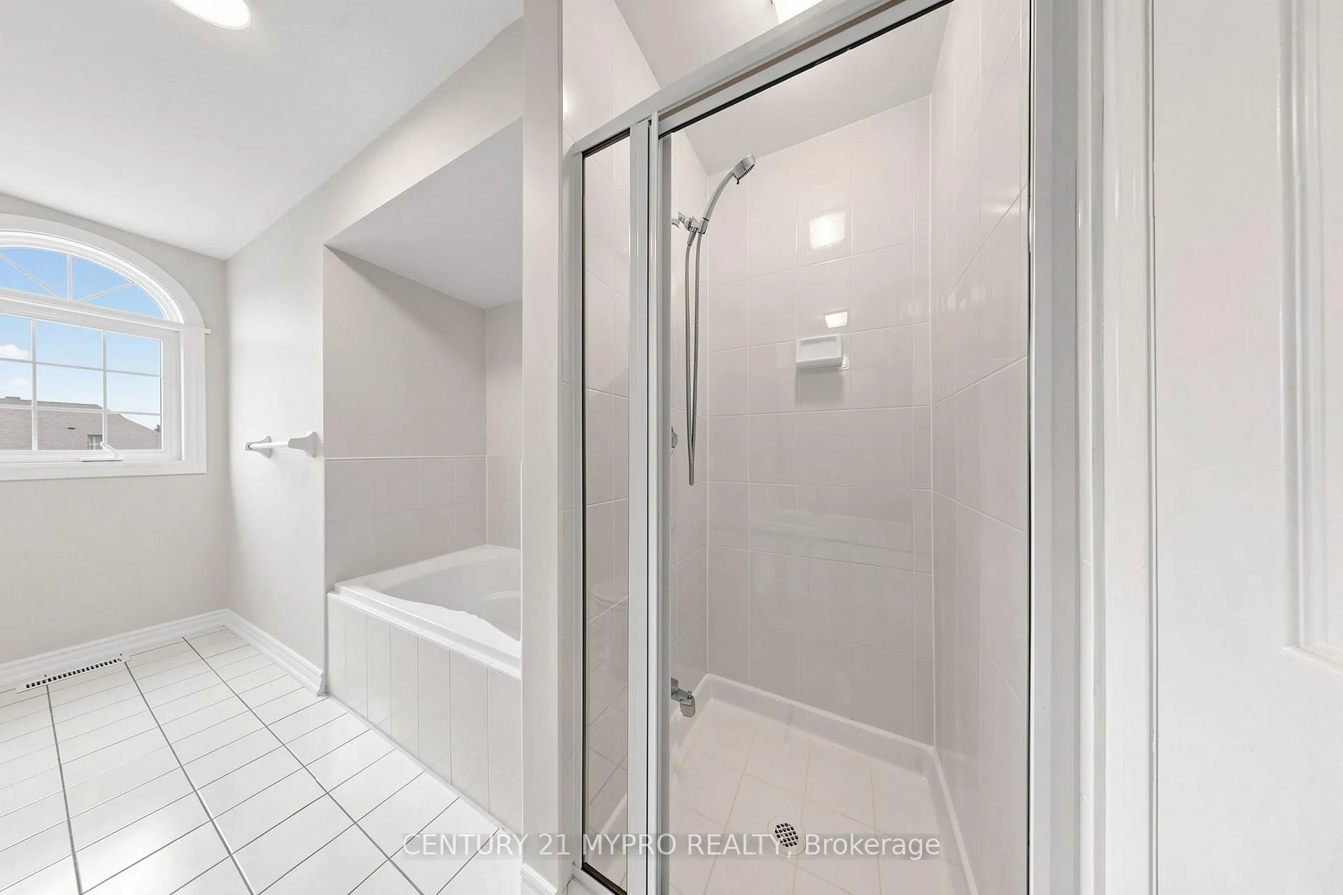 Photo 25 of Unit 77, 455 Apache Court, Mississauga, Hurontario — HOMEH
