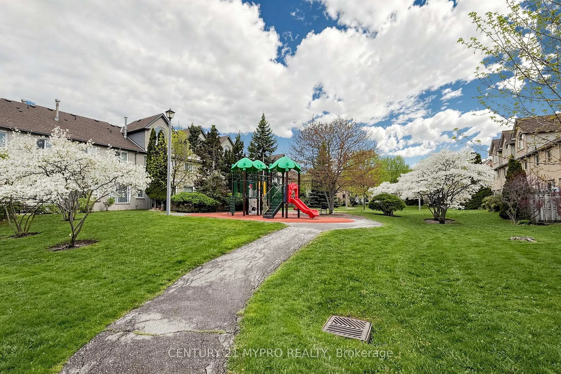 Photo 31 of Unit 77, 455 Apache Court, Mississauga, Hurontario — HOMEH