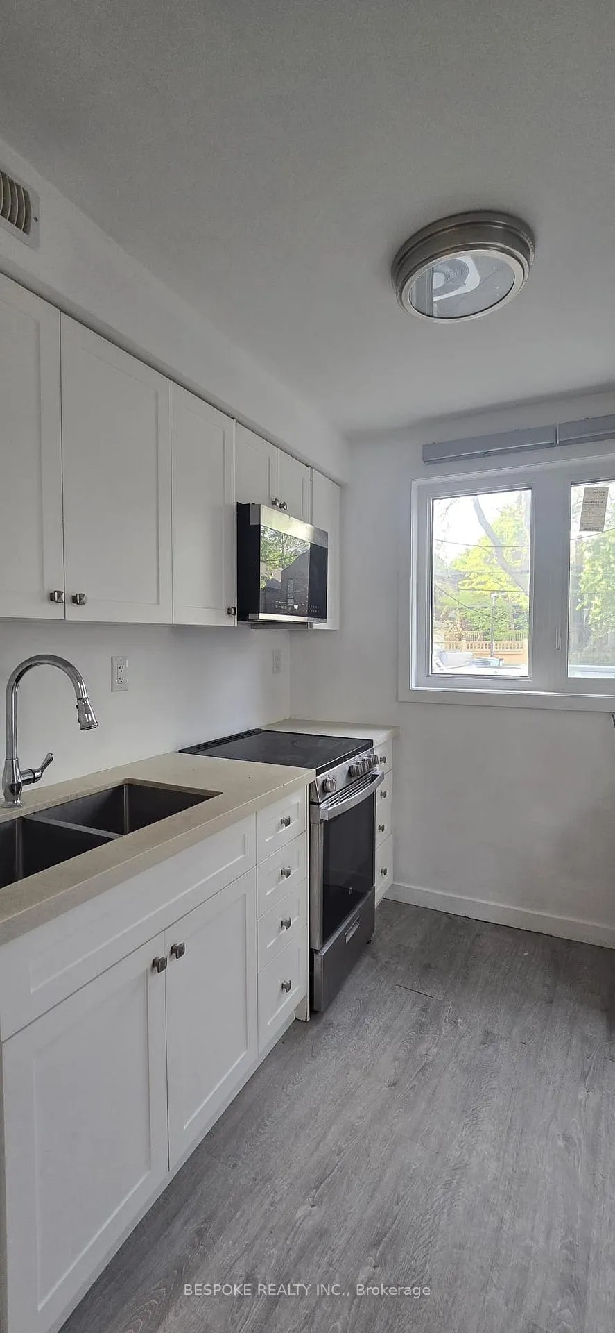 Front of Unit 1, 288 Eglinton Avenue W