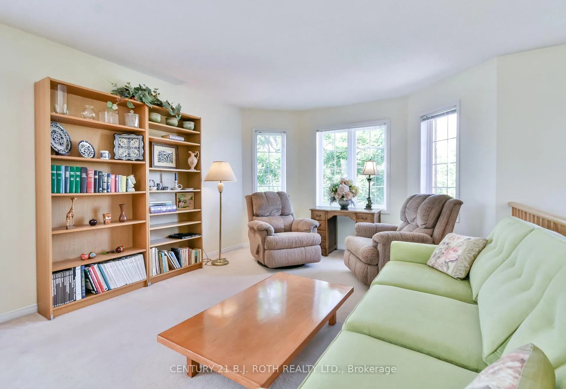 Photo 3 of 127 Golden Meadow Road, Barrie, Bayshore — HOMEH