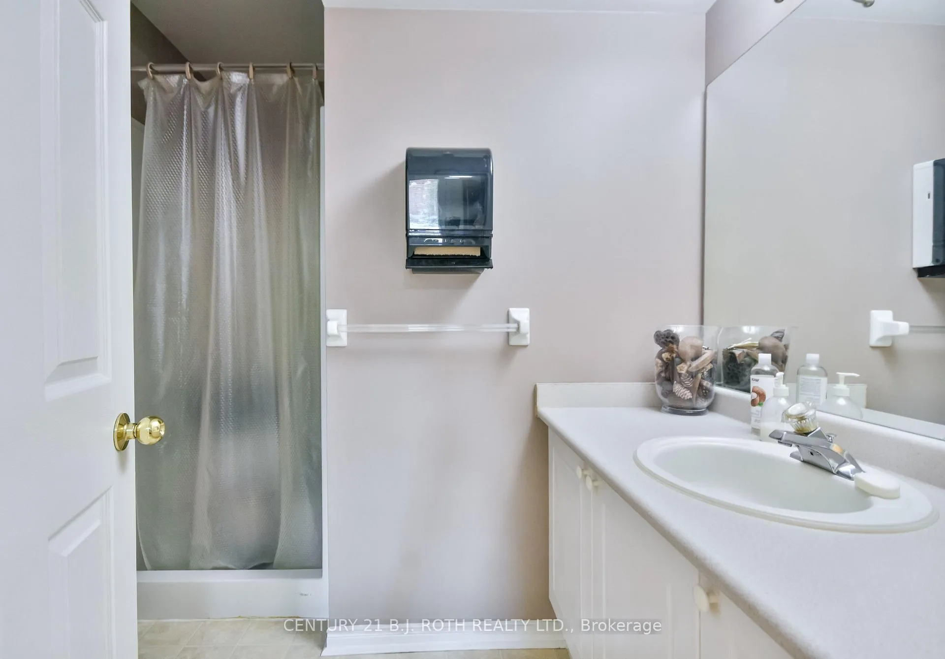 Photo 16 of 127 Golden Meadow Road, Barrie, Bayshore — HOMEH