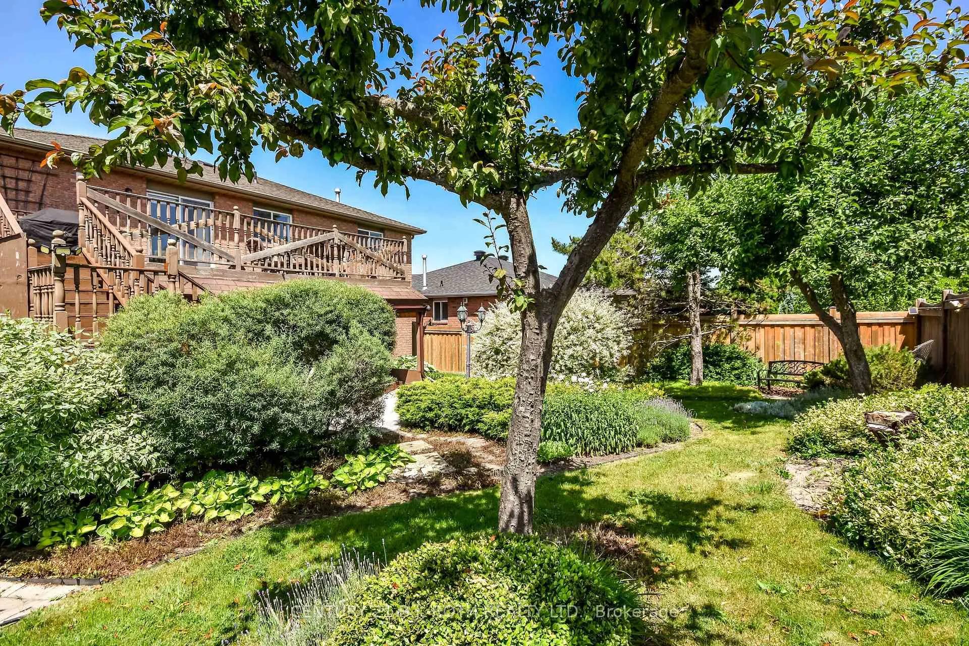 Photo 22 of 127 Golden Meadow Road, Barrie, Bayshore — HOMEH