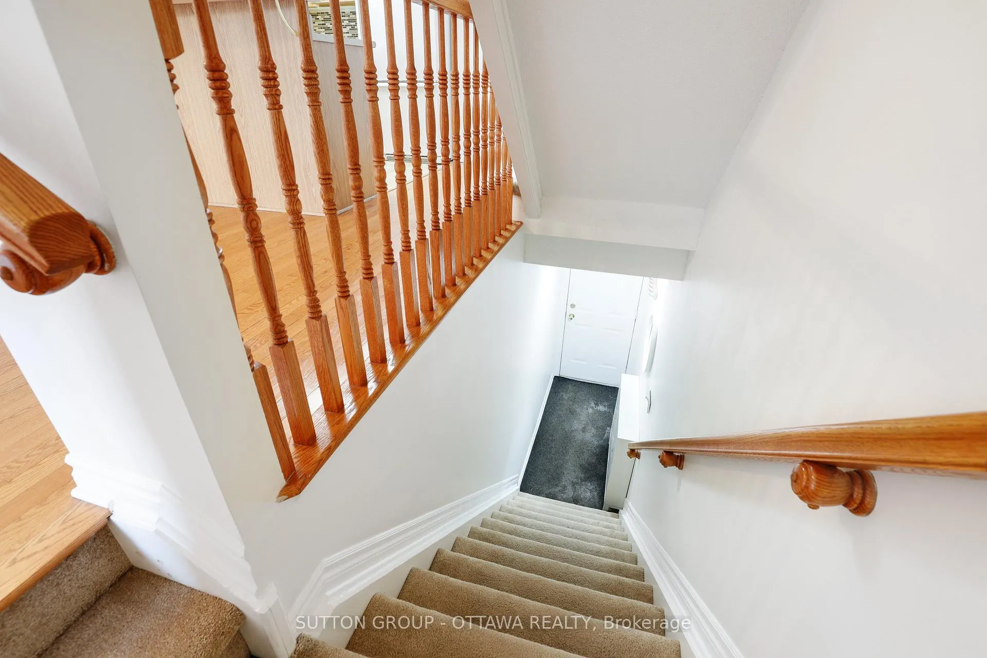 Photo 8 of 115 Tall Pines Private, Ottawa, Leslie Park — HOMEH