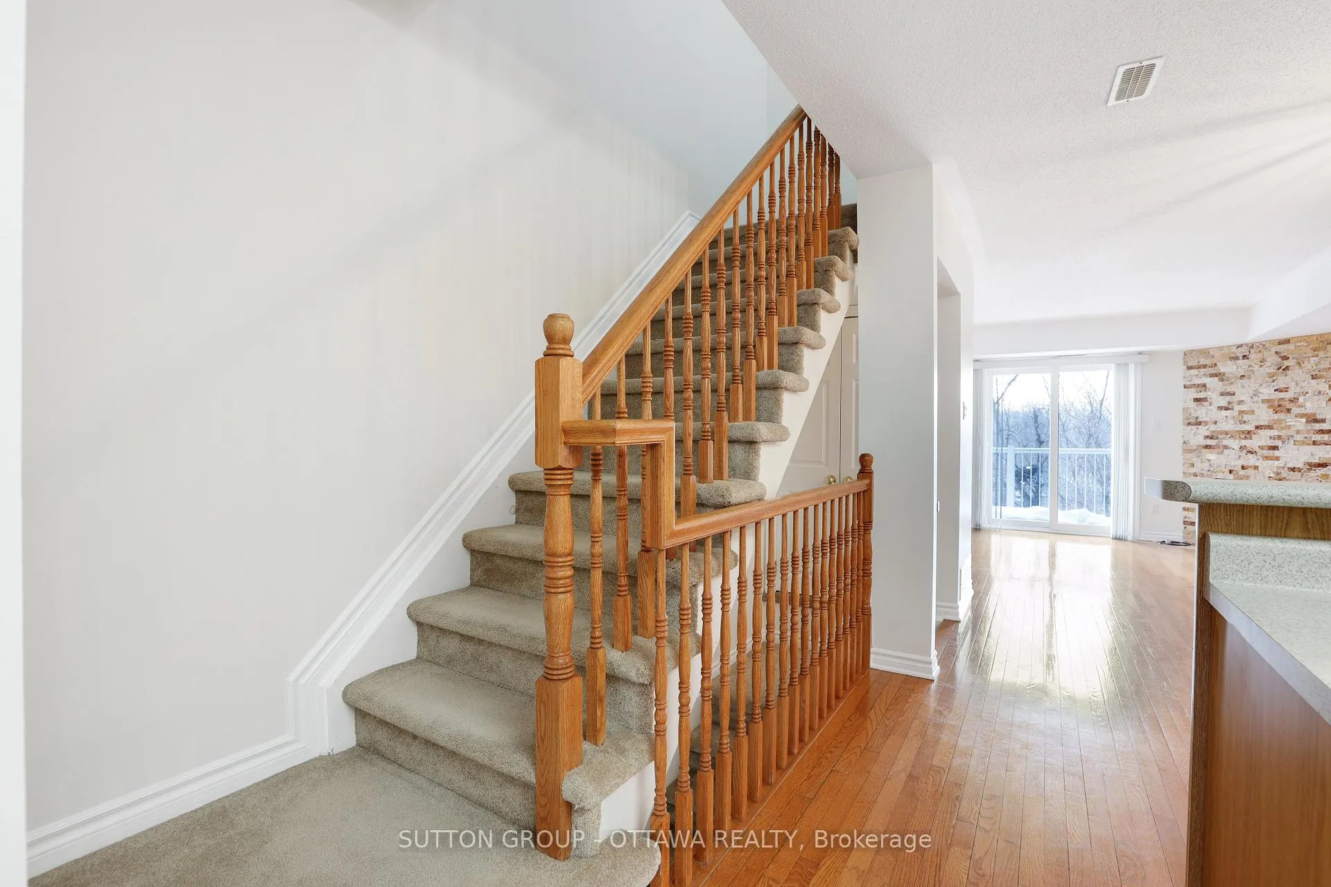 Photo 24 of 115 Tall Pines Private, Ottawa, Leslie Park — HOMEH