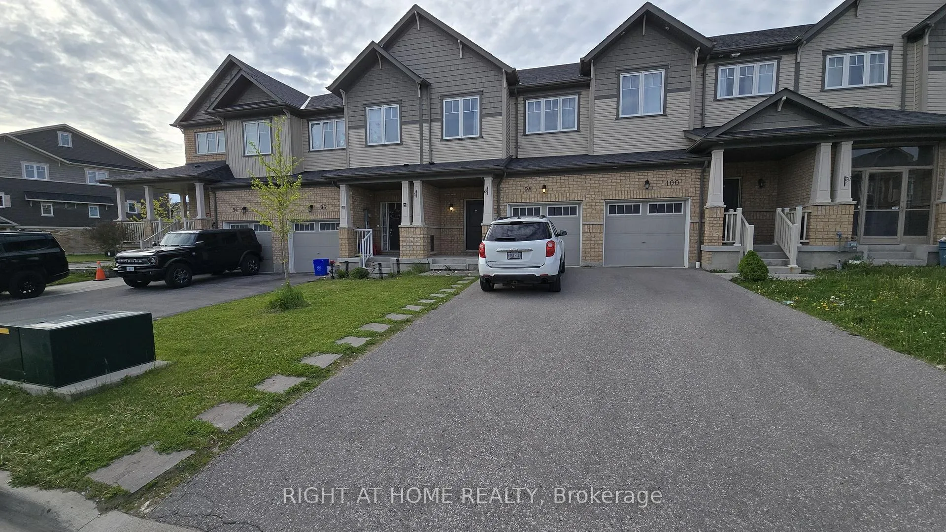 Photo 2 of 98 Nearco Gate, Oshawa, Windfields — HOMEH