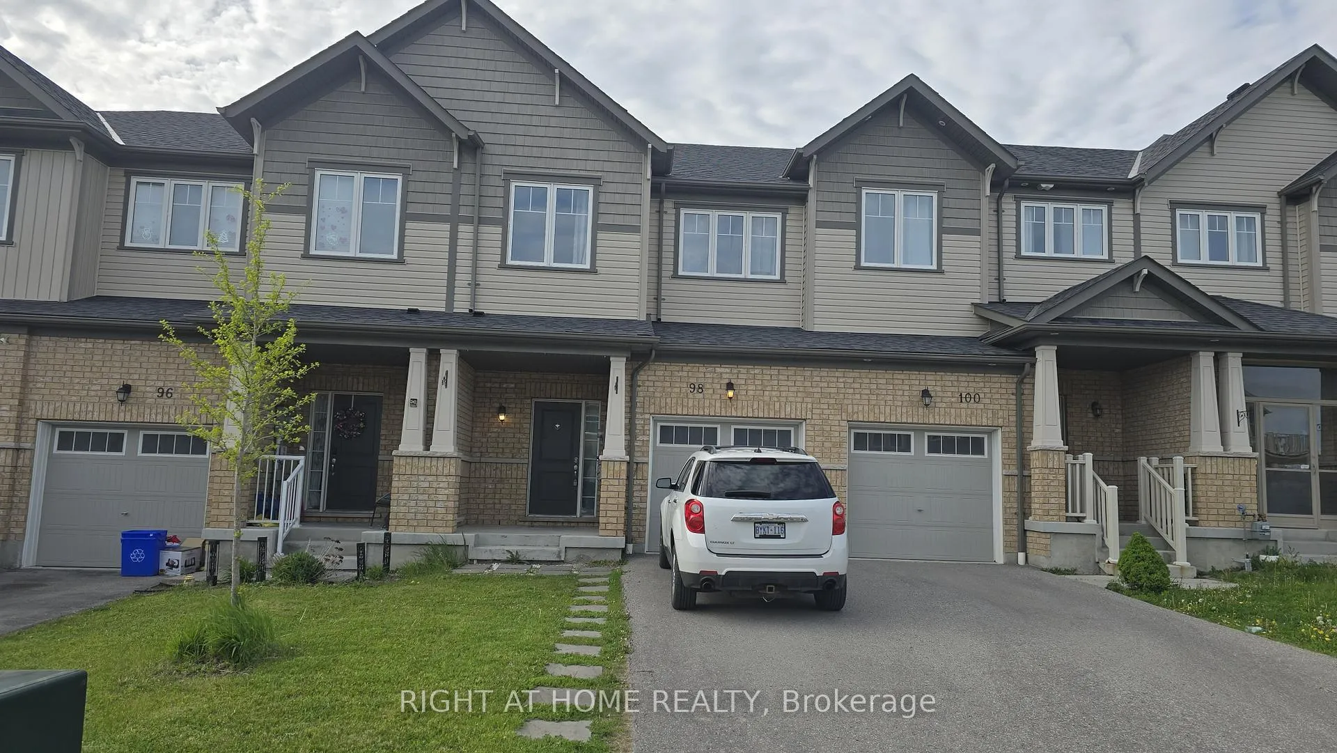 Photo 3 of 98 Nearco Gate, Oshawa, Windfields — HOMEH