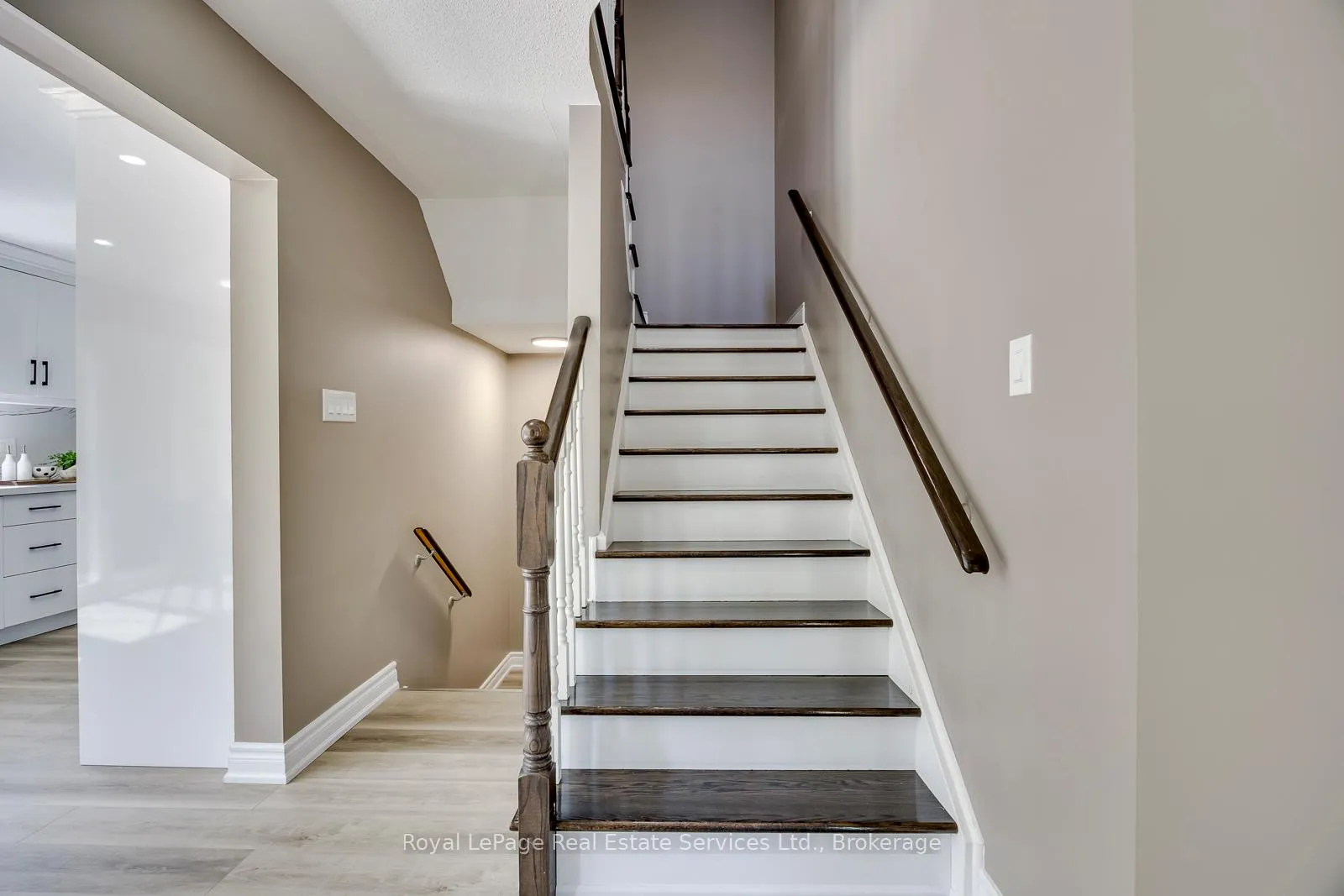 Photo 19 of 5636 Emma Drive, Burlington, Appleby — HOMEH