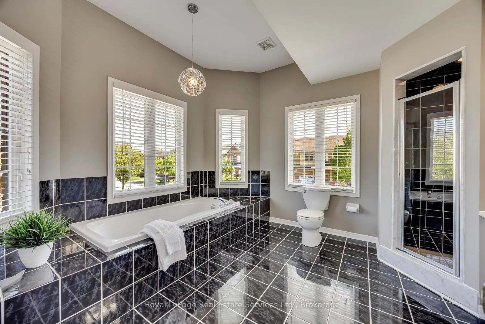 Photo 25 of 5636 Emma Drive, Burlington, Appleby — HOMEH