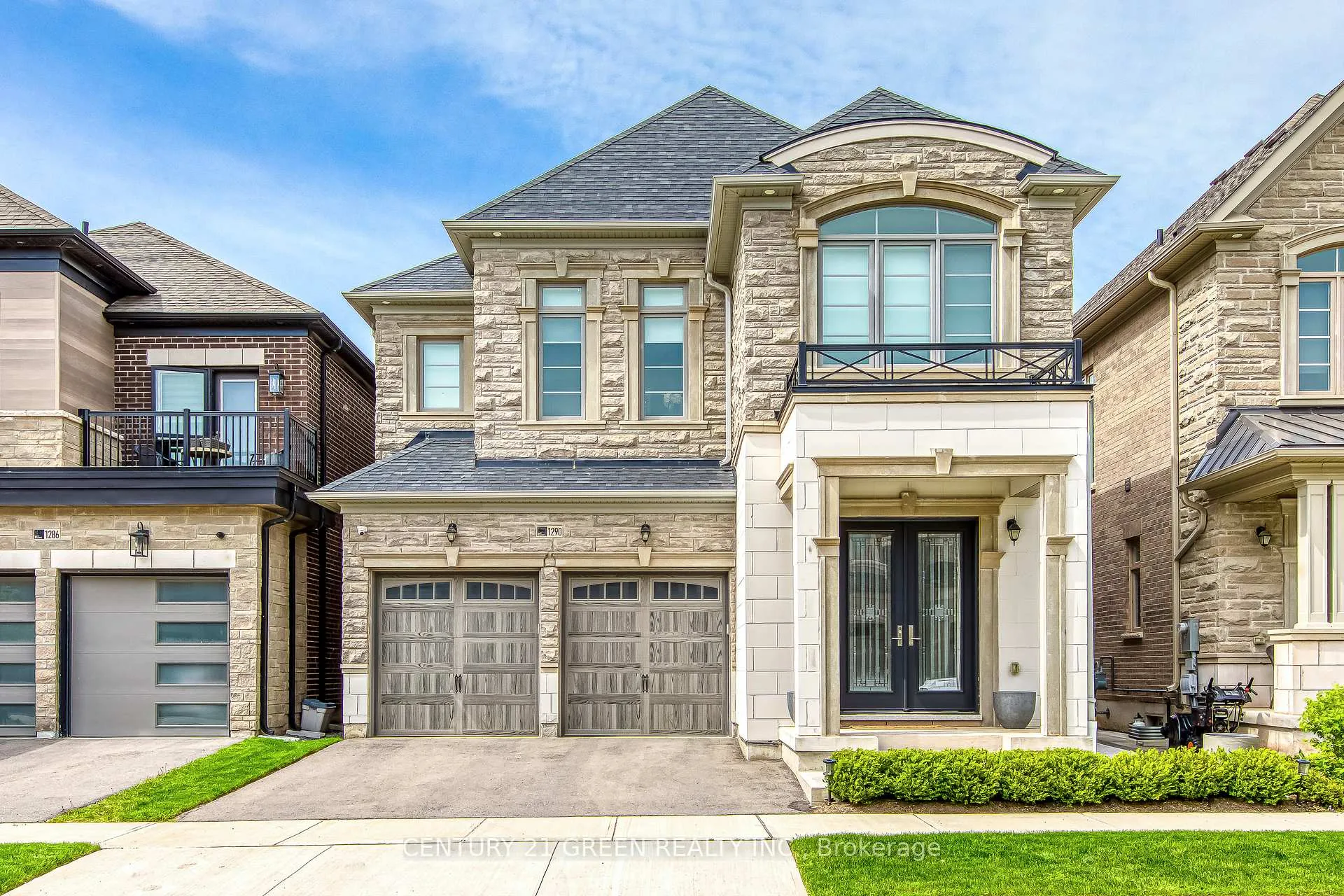 Front of 1290 Felicity Gardens