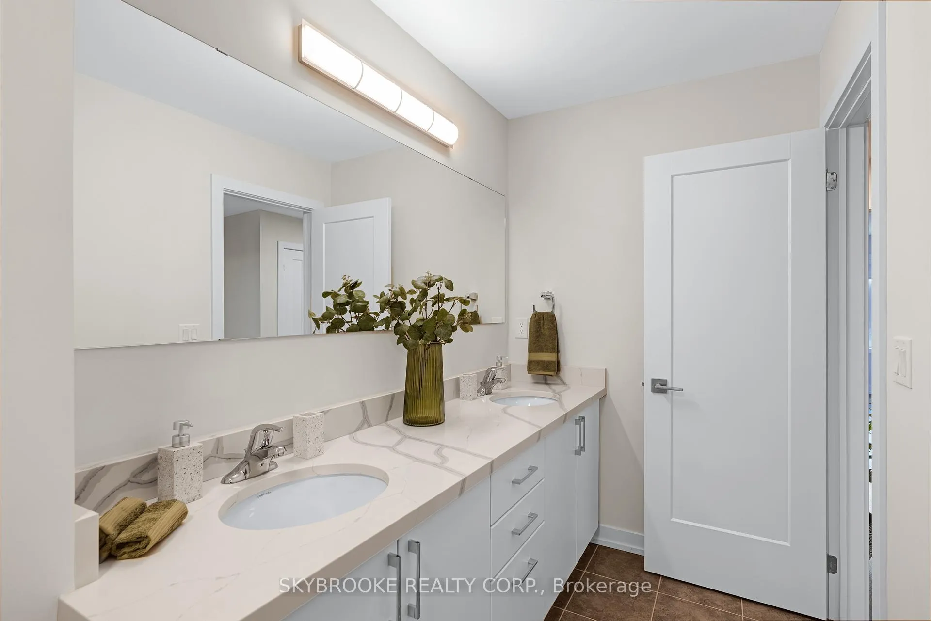 Photo 37 of Unit 12, 190 Crosswinds Boulevard, Blue Mountains — HOMEH