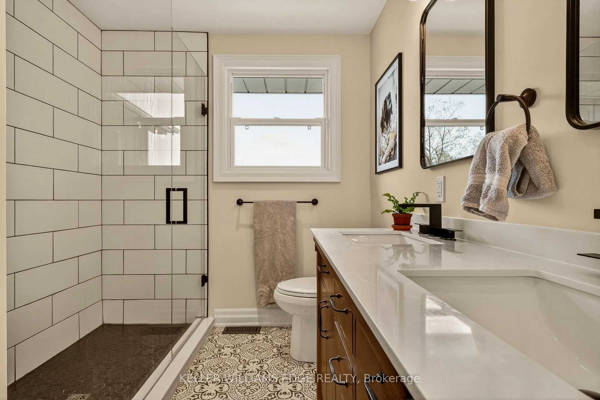 Photo 20 of 3322 Regional Road, Hamilton, Binbrook — HOMEH