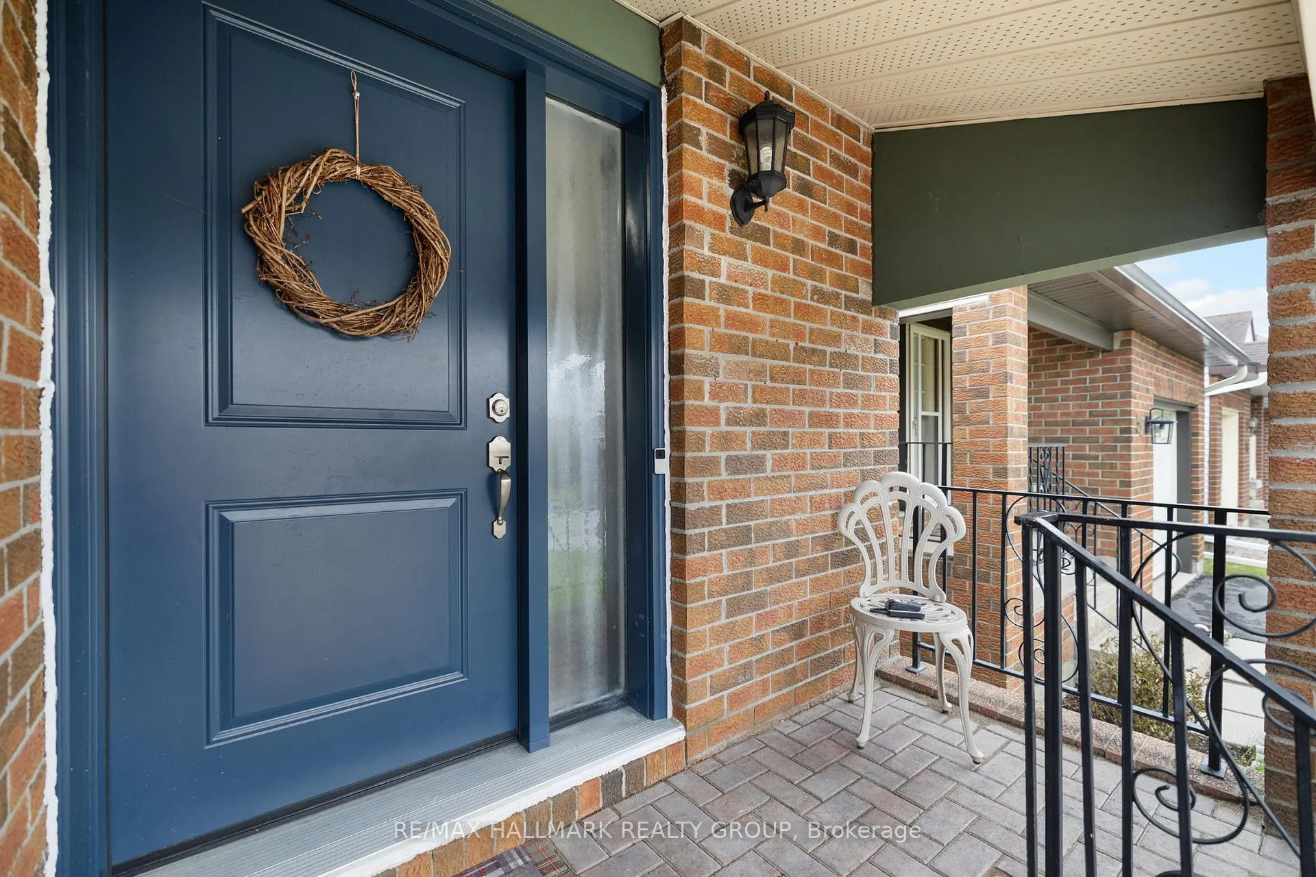 Photo 2 of 54 Fireside Crescent, Ottawa, Hunt Club Park/Greenboro — HOMEH