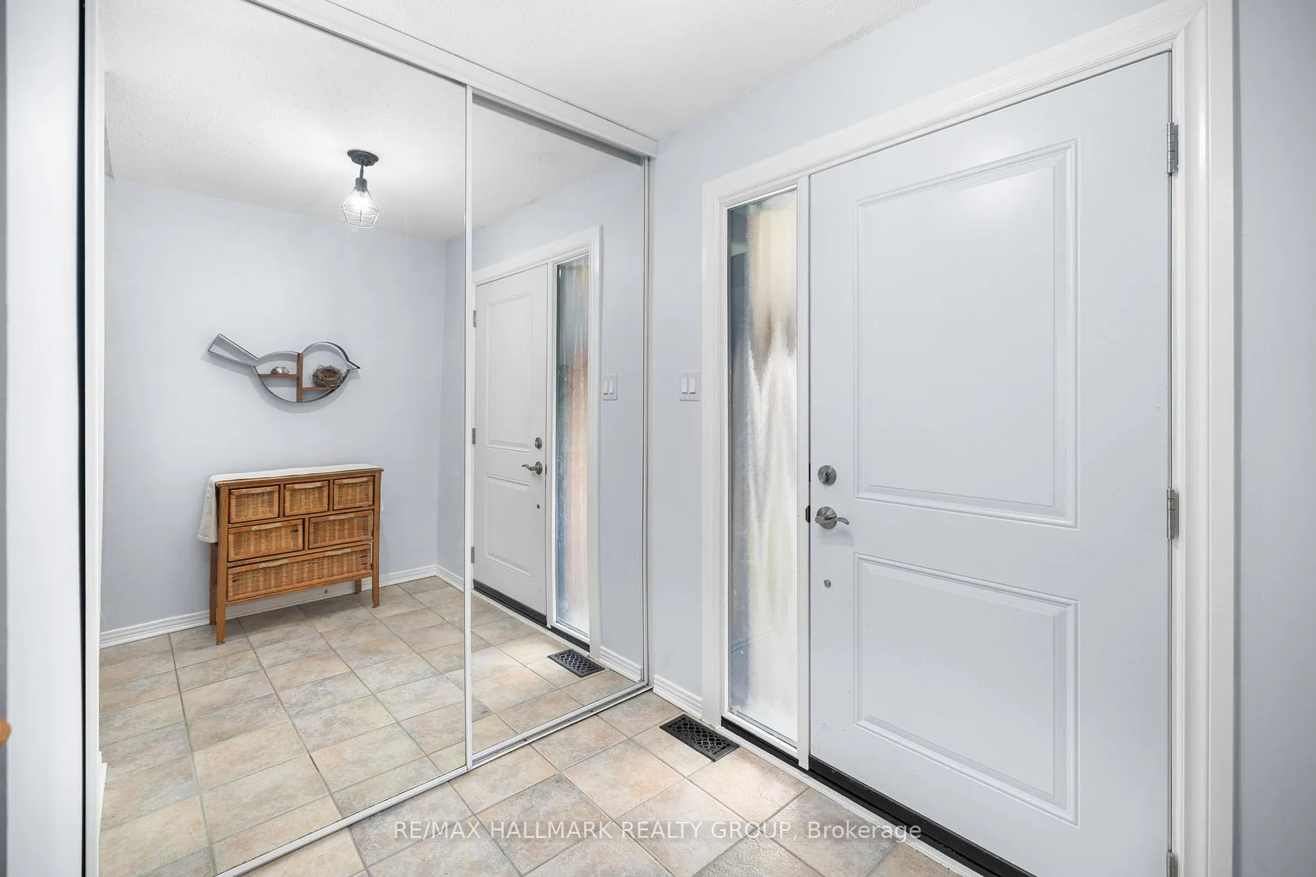 Photo 3 of 54 Fireside Crescent, Ottawa, Hunt Club Park/Greenboro — HOMEH