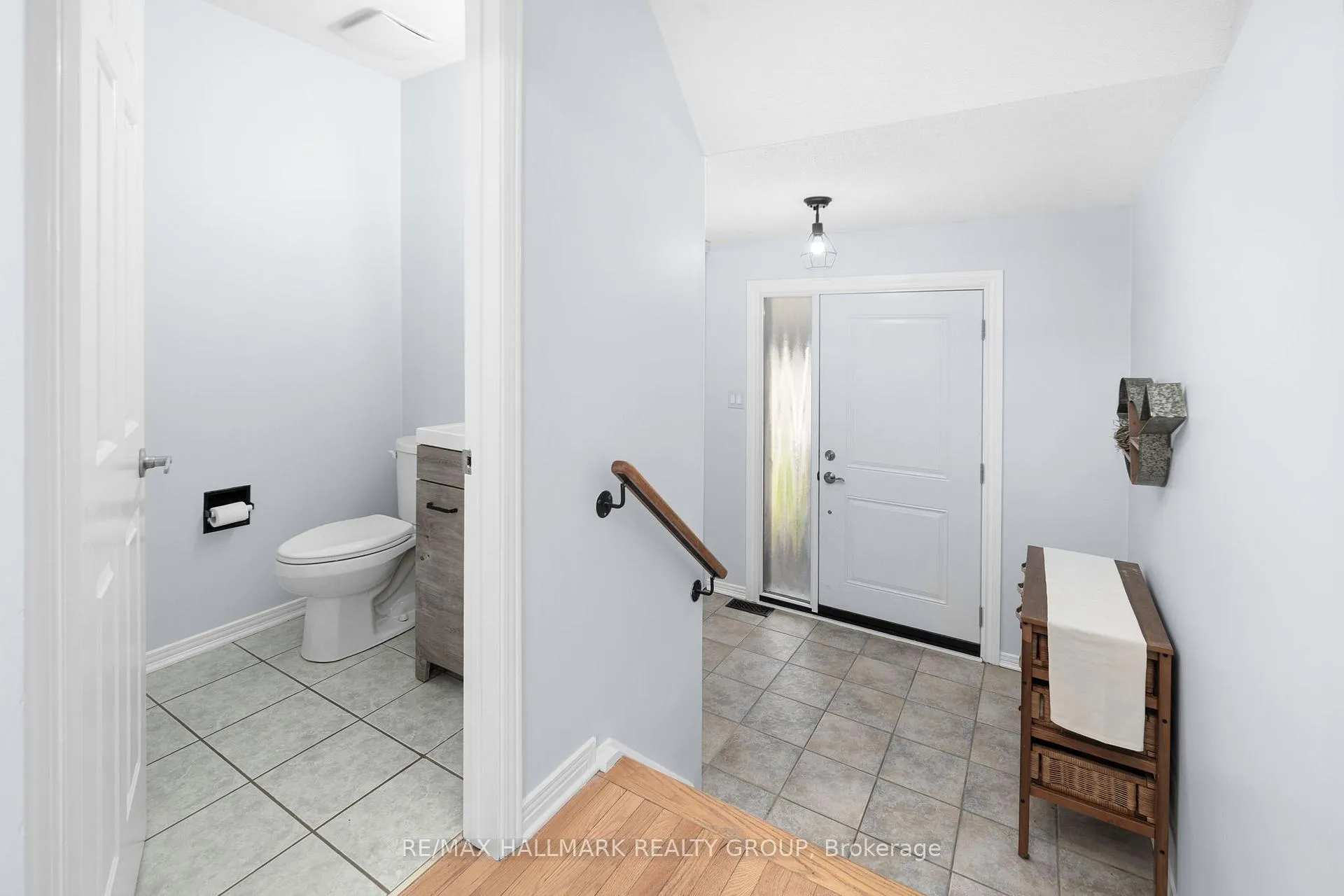 Photo 5 of 54 Fireside Crescent, Ottawa, Hunt Club Park/Greenboro — HOMEH