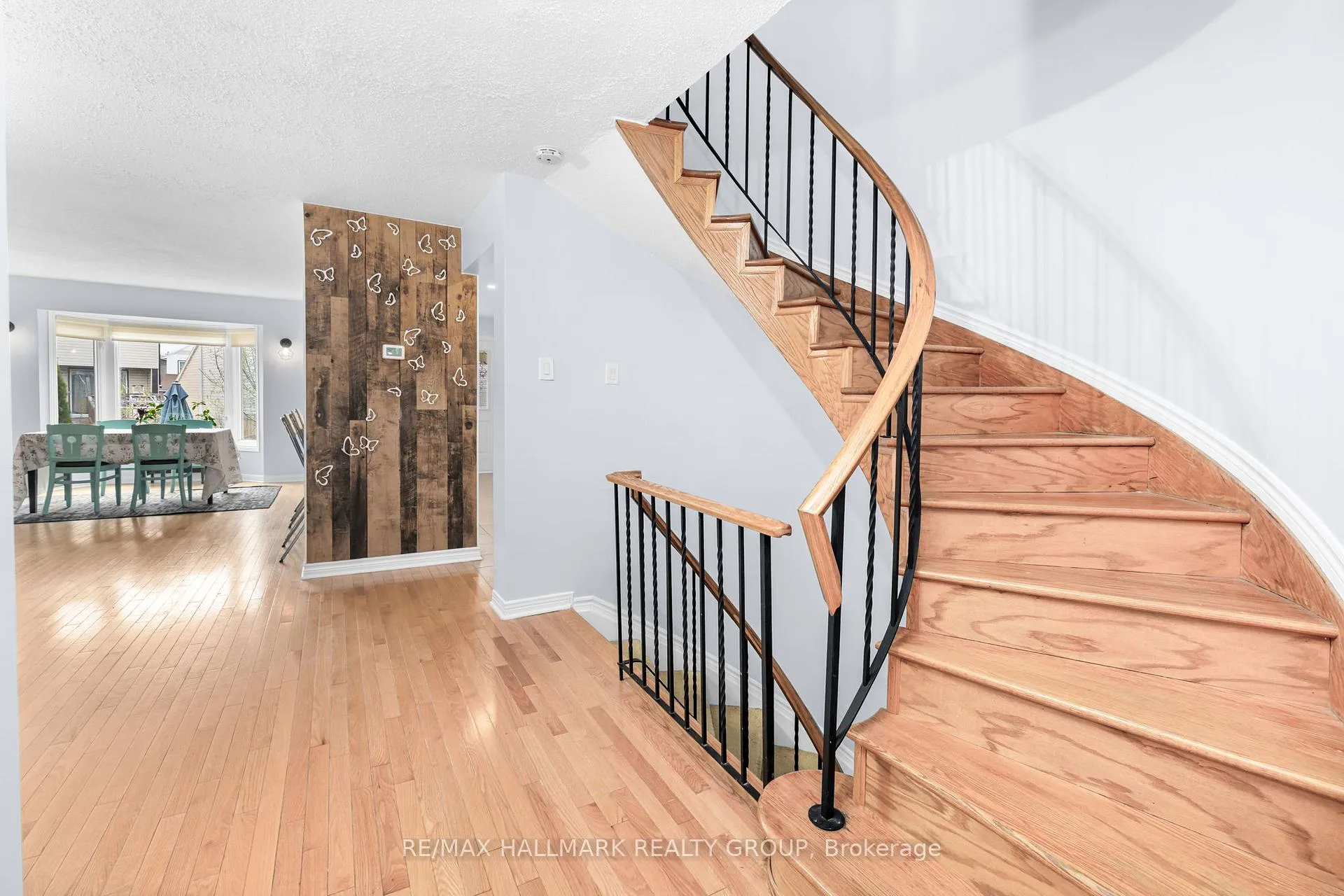 Photo 7 of 54 Fireside Crescent, Ottawa, Hunt Club Park/Greenboro — HOMEH