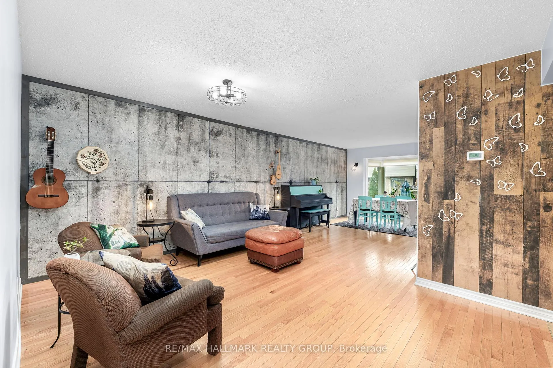 Photo 8 of 54 Fireside Crescent, Ottawa, Hunt Club Park/Greenboro — HOMEH