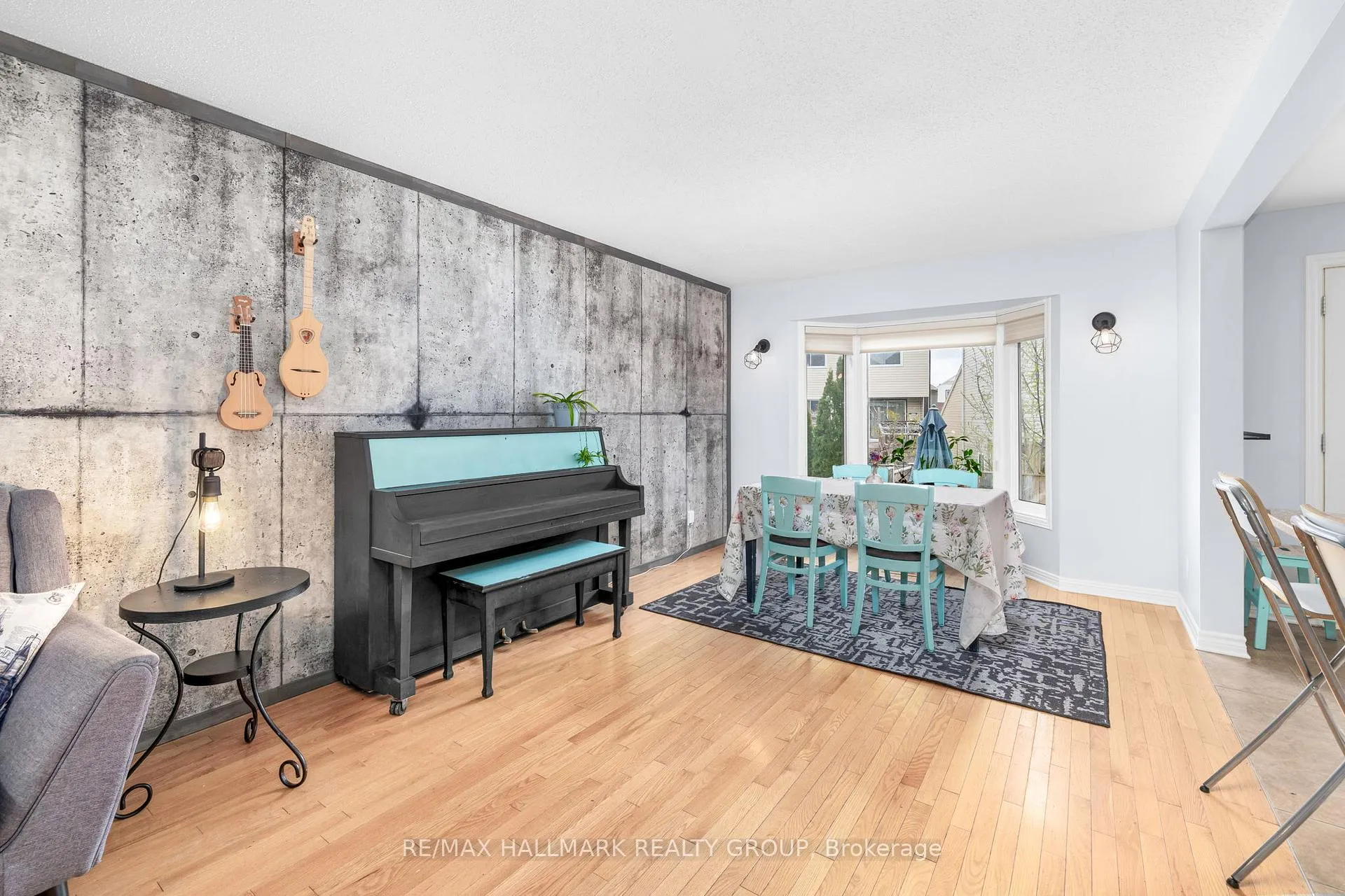 Photo 9 of 54 Fireside Crescent, Ottawa, Hunt Club Park/Greenboro — HOMEH