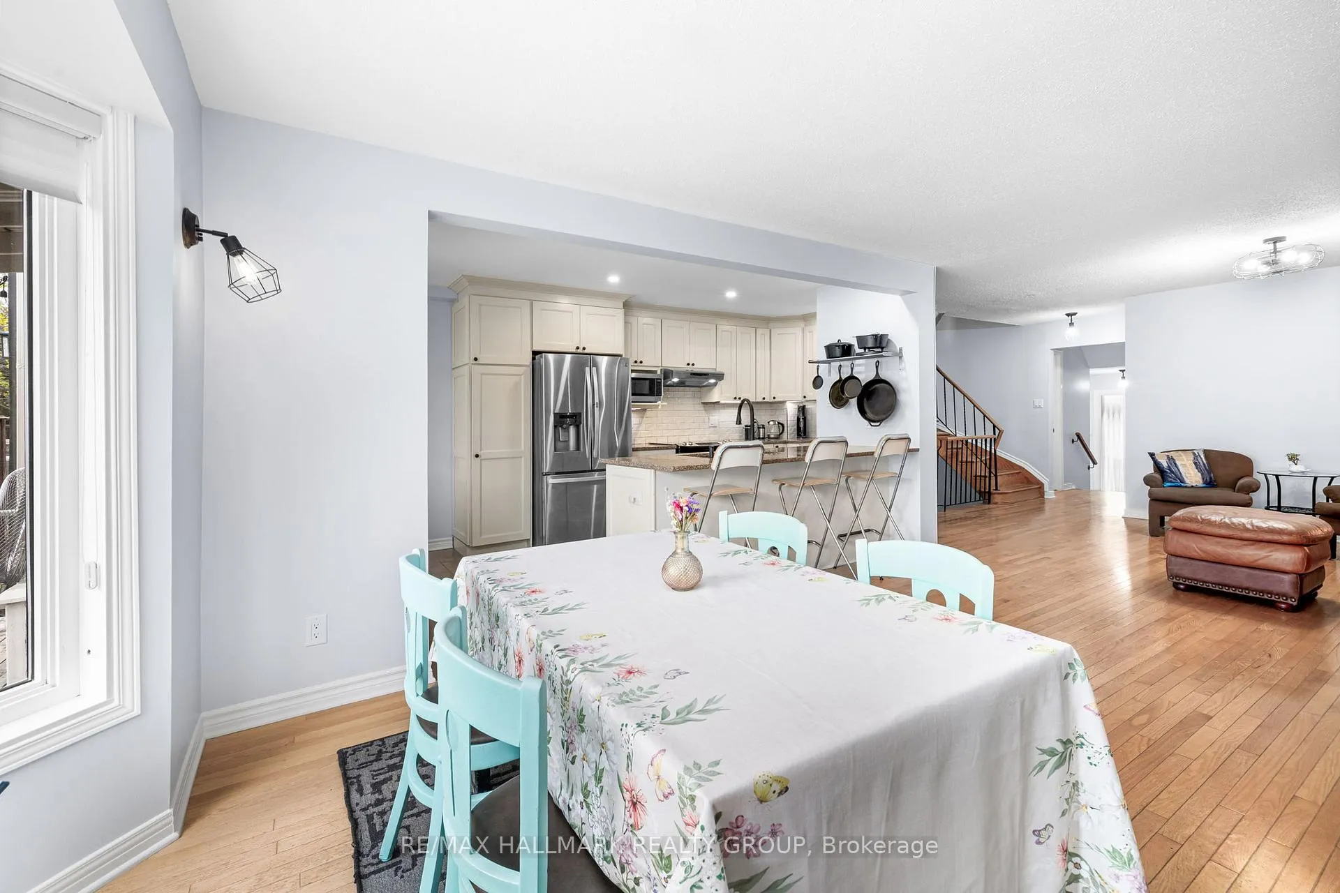 Photo 12 of 54 Fireside Crescent, Ottawa, Hunt Club Park/Greenboro — HOMEH