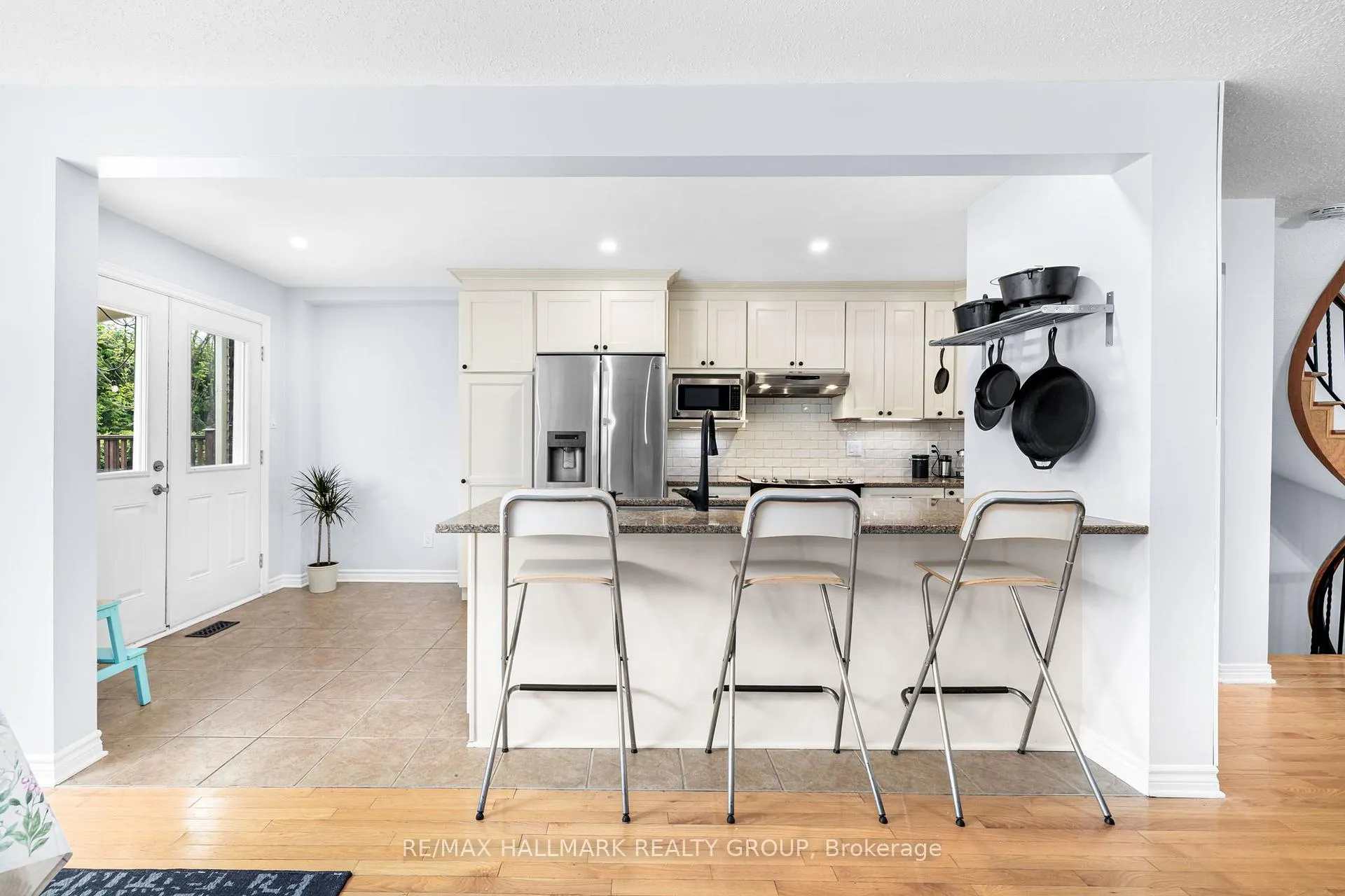 Photo 13 of 54 Fireside Crescent, Ottawa, Hunt Club Park/Greenboro — HOMEH