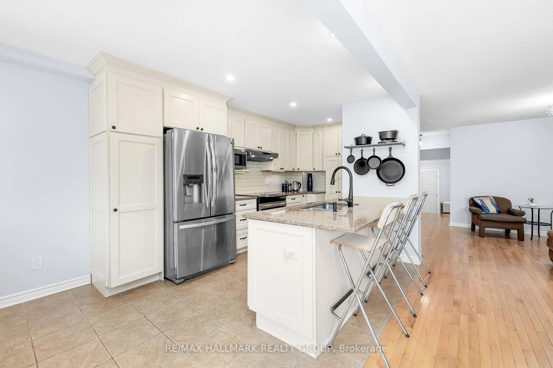 Photo 14 of 54 Fireside Crescent, Ottawa, Hunt Club Park/Greenboro — HOMEH